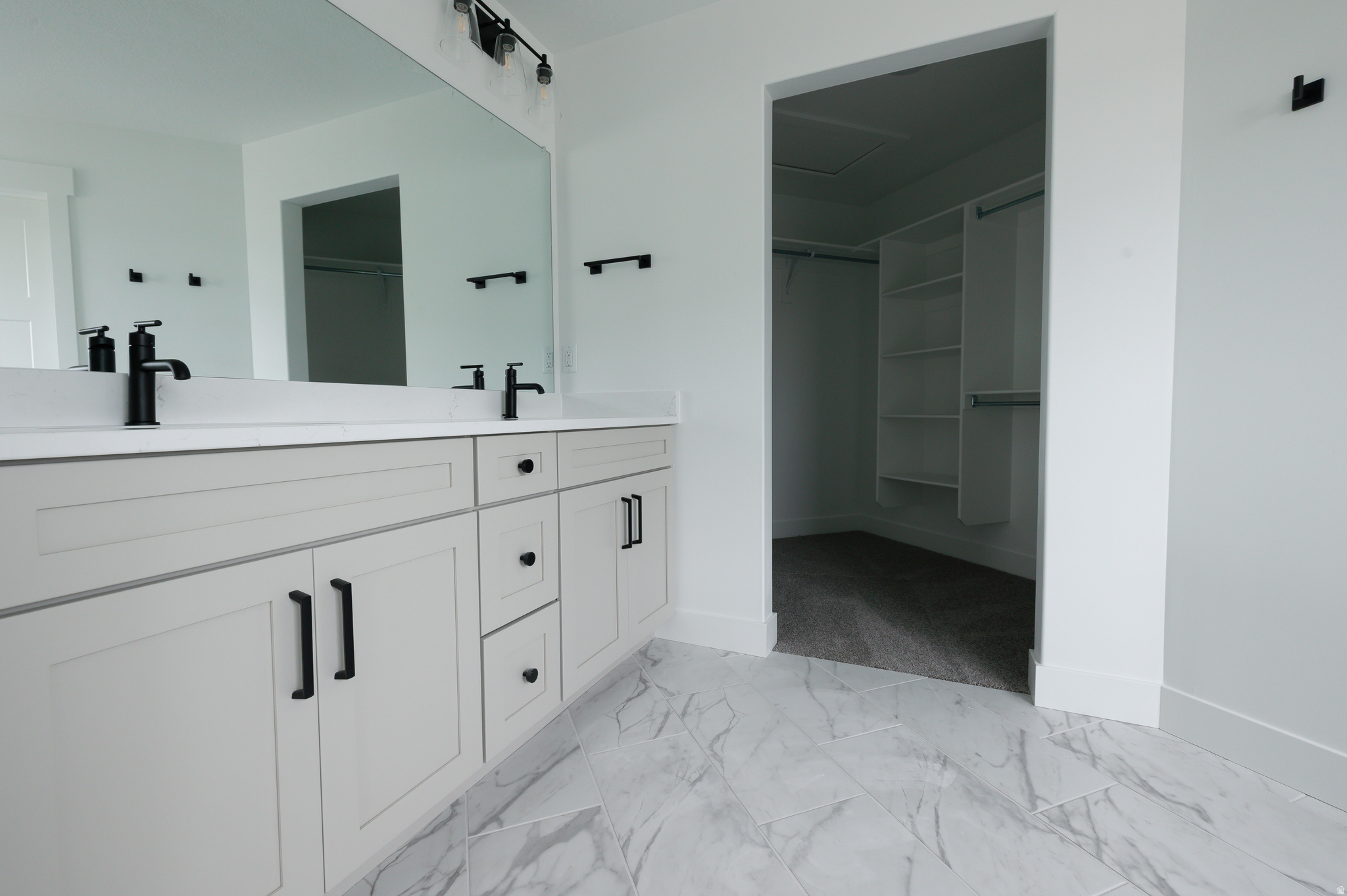 RIDGEHORNE - Residential