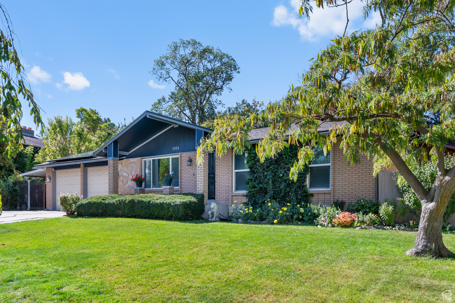 BLAKE HEIGHTS NO. 11 - Residential