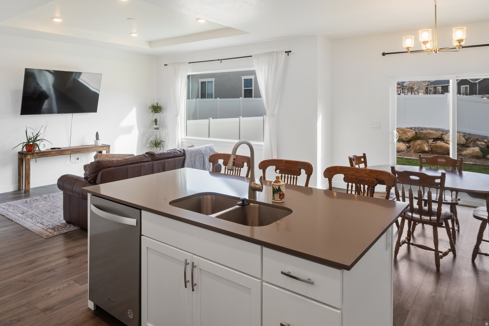 FOOTHILL VILLAGE - Residential