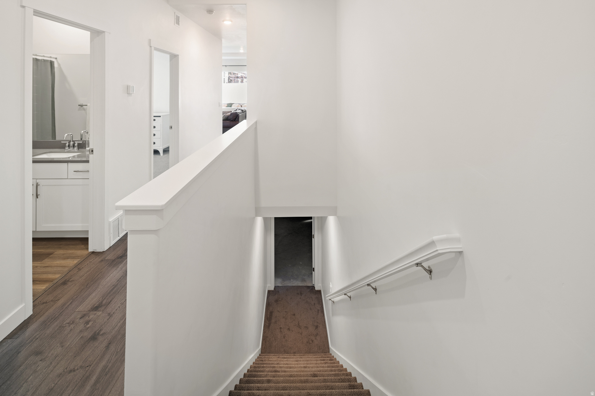 FOOTHILL VILLAGE - Residential