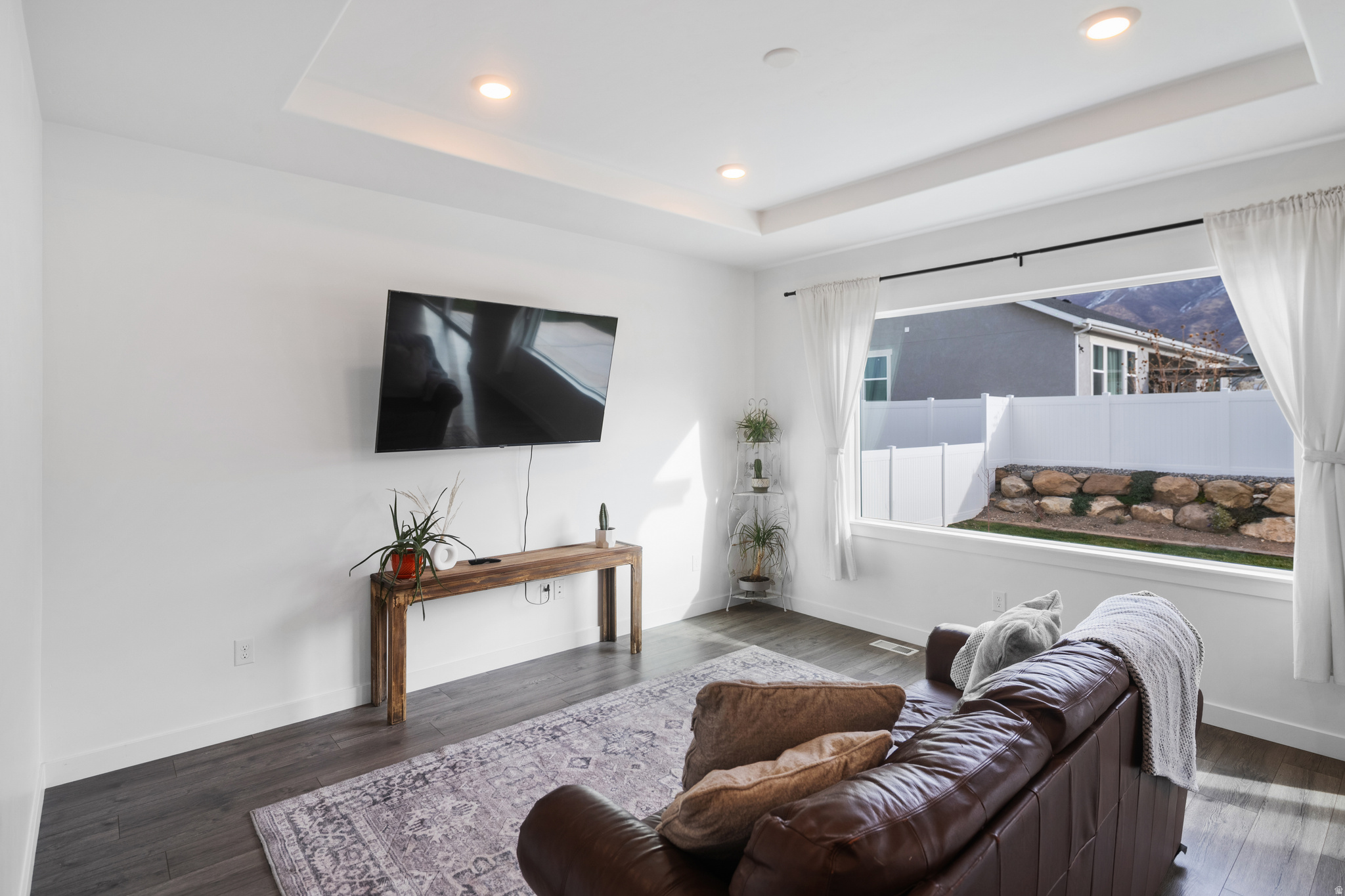 FOOTHILL VILLAGE - Residential