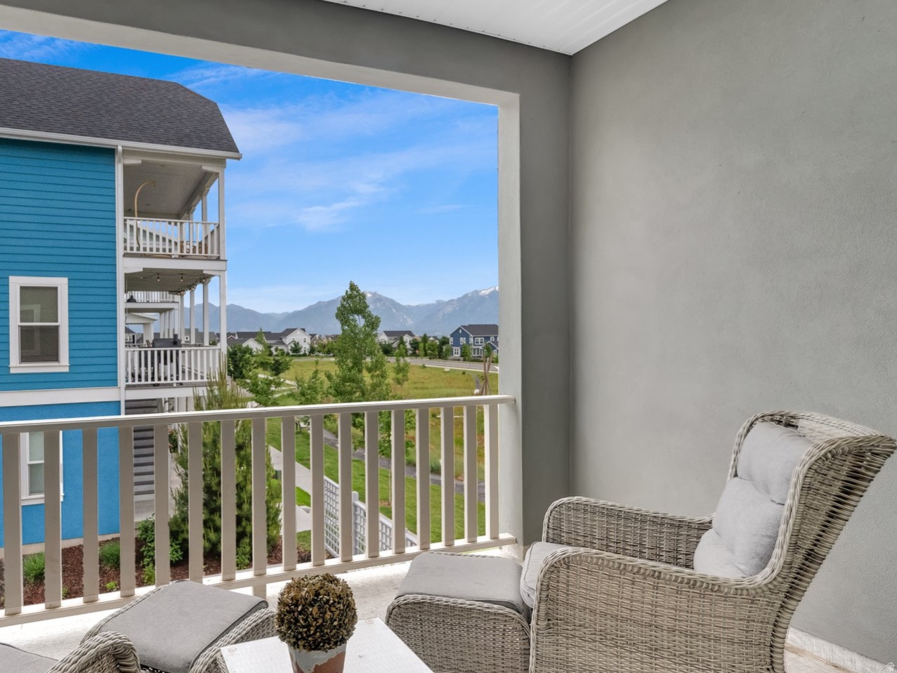 DAYBREAK - Residential