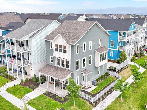 Photo of 10777 S LAMOND DR W, South Jordan, UT 84009 (MLS # 2141455)