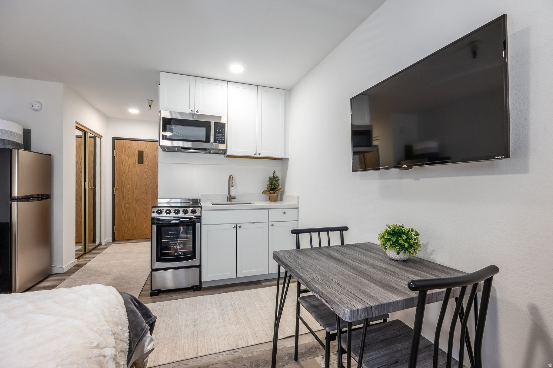 CARRIAGE HOUSE CONDOMINIUMS - Residential