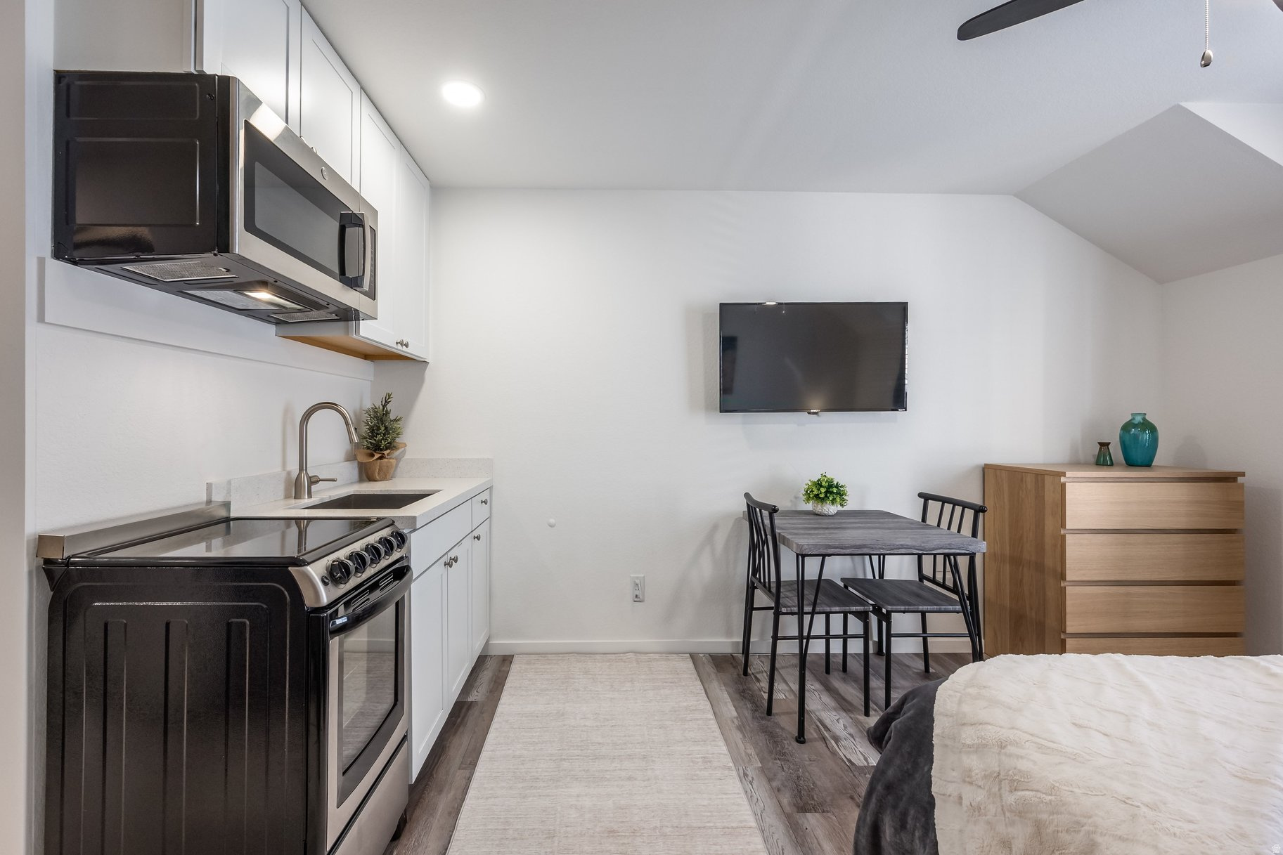 CARRIAGE HOUSE CONDOMINIUMS - Residential