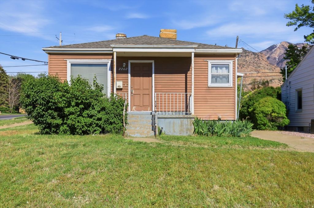 Photo of 2202 HARRISON BLVD, Ogden, UT 84401 (MLS # 2157673)
