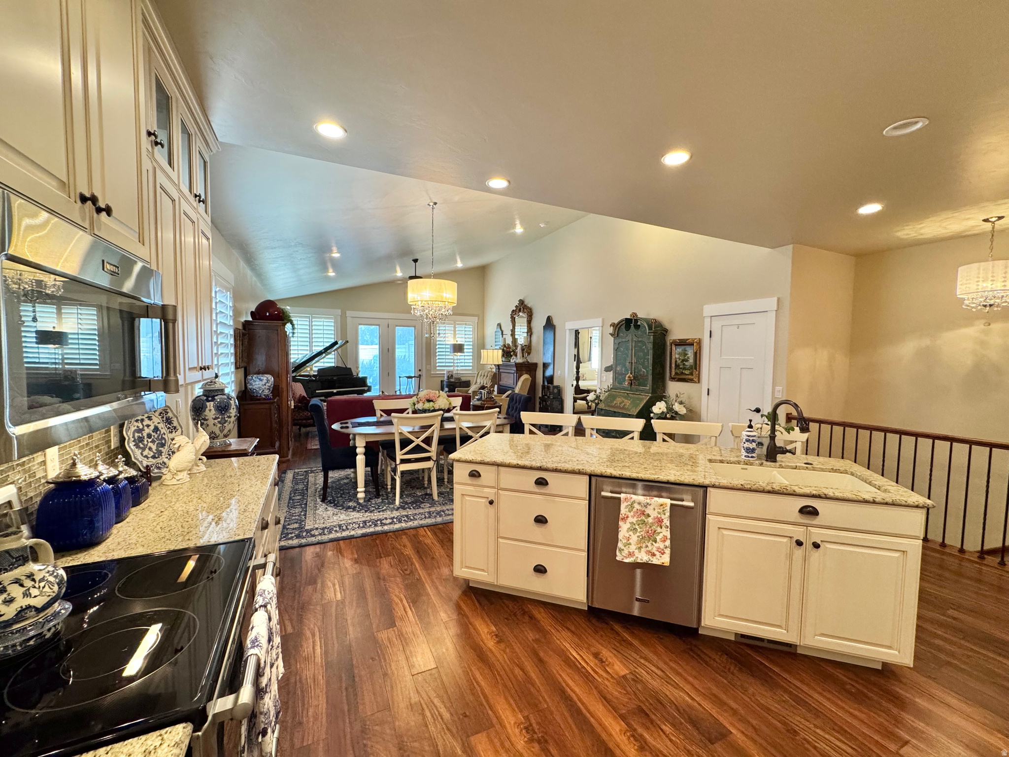 HERITAGE VILLAGE - Residential