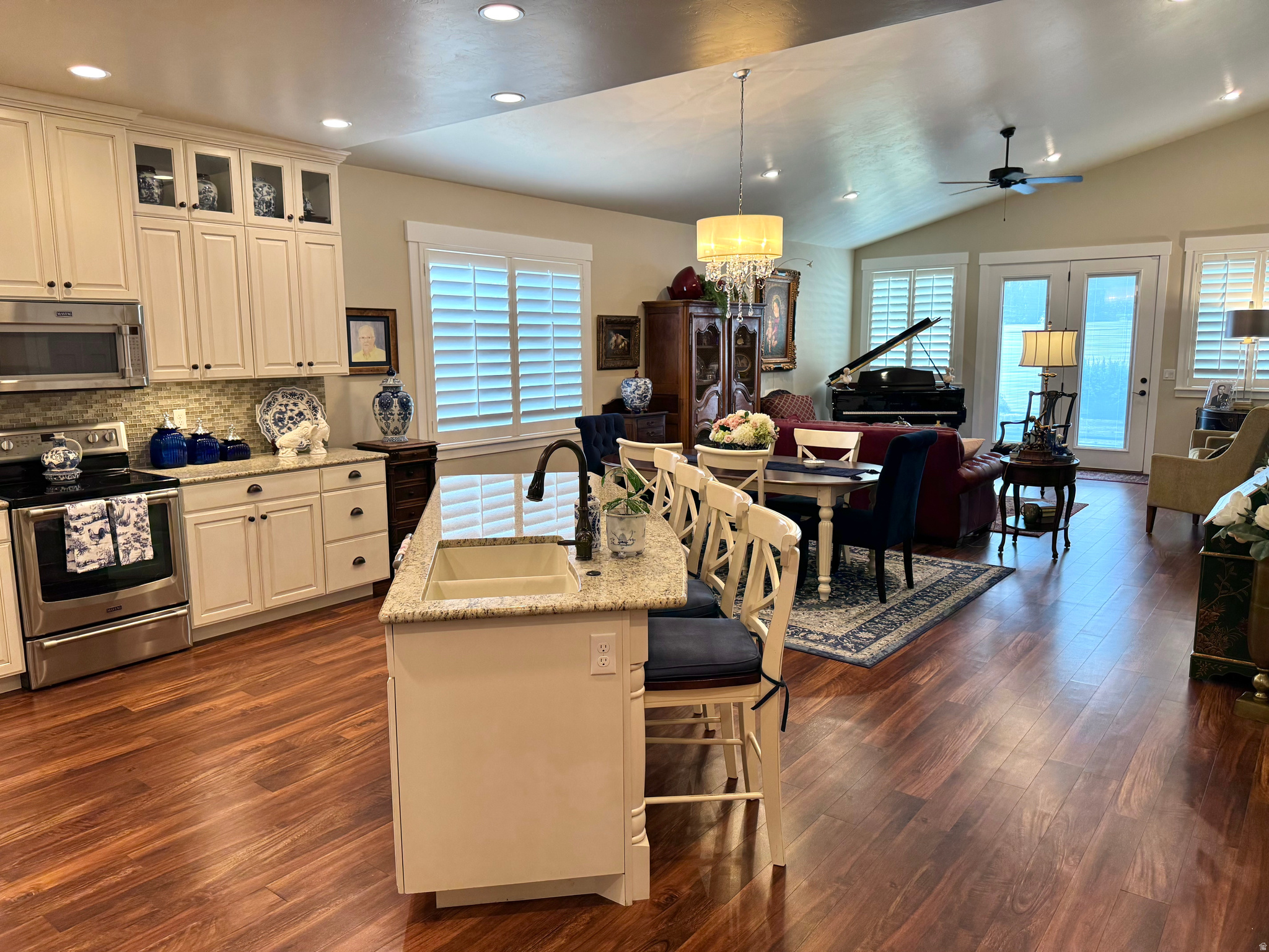 HERITAGE VILLAGE - Residential