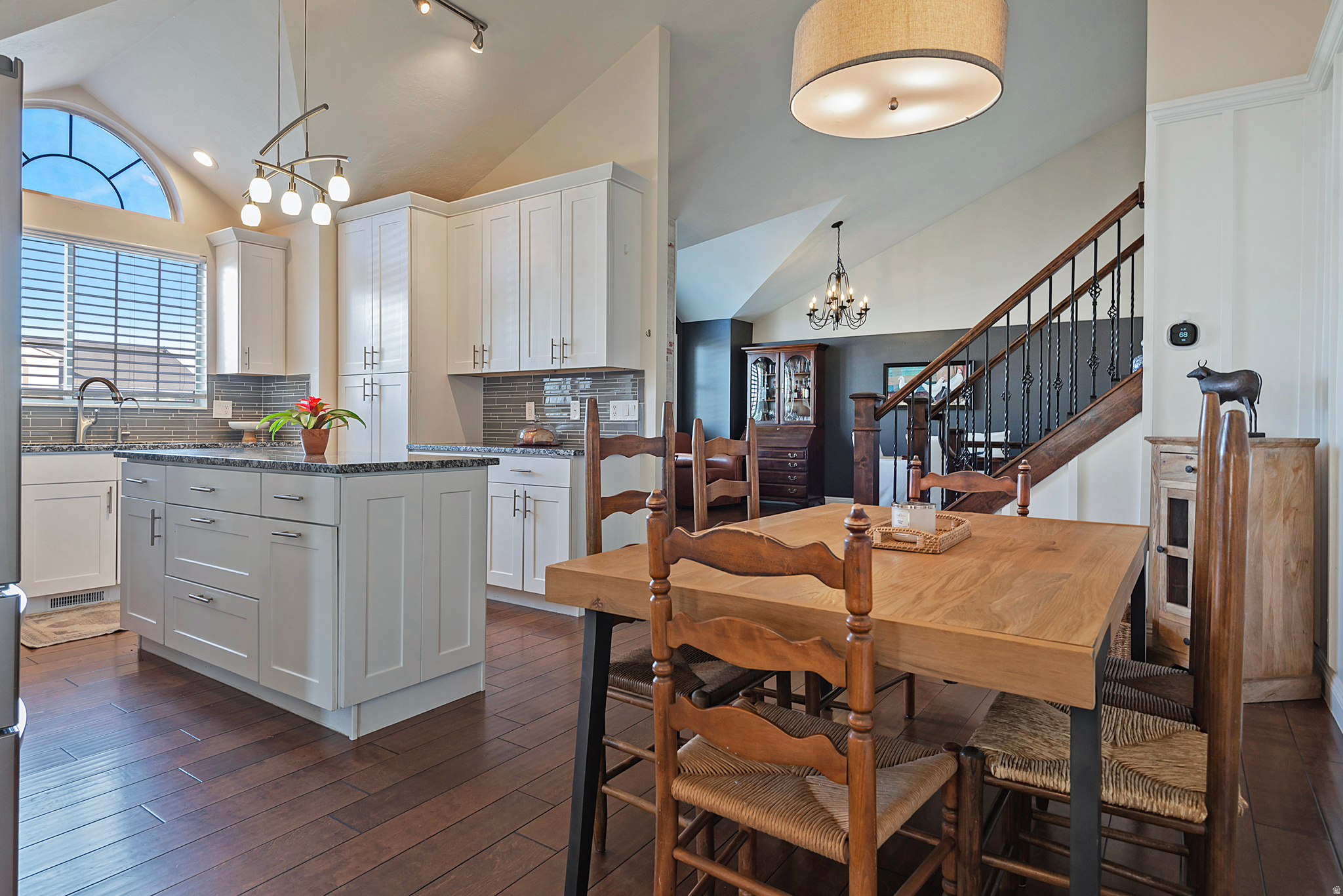 RIDGE POINT - Residential