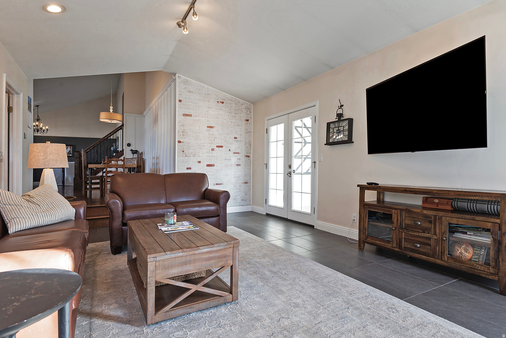 RIDGE POINT - Residential