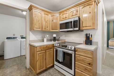 Tiny photo for 205 N 35 W, Hurricane, UT 84737 (MLS # 2136407)
