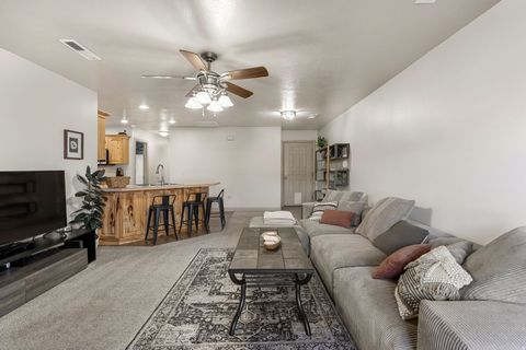 Tiny photo for 205 N 35 W, Hurricane, UT 84737 (MLS # 2136407)