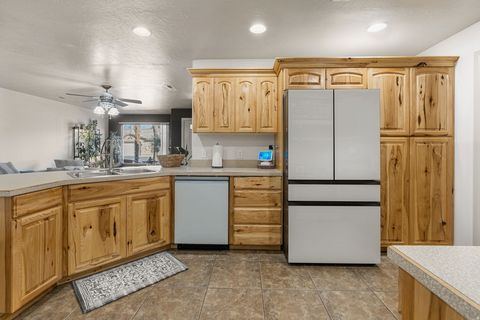 Tiny photo for 205 N 35 W, Hurricane, UT 84737 (MLS # 2136407)