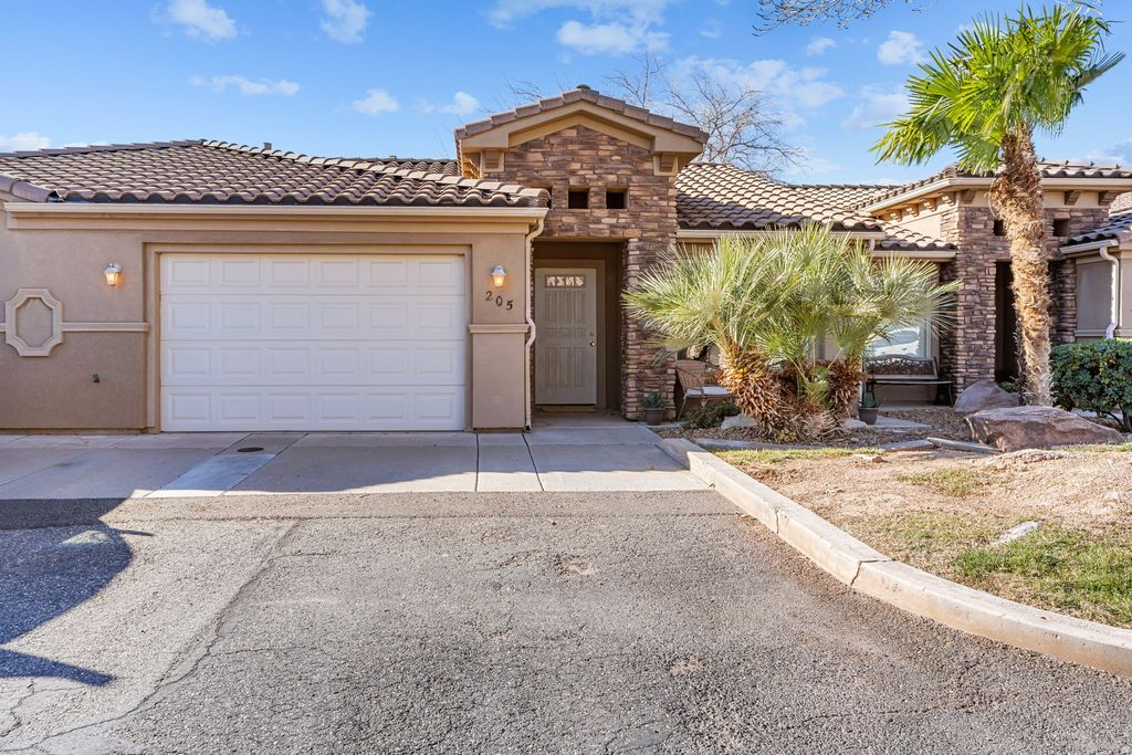Photo of 205 N 35 W, Hurricane, UT 84737 (MLS # 2136407)