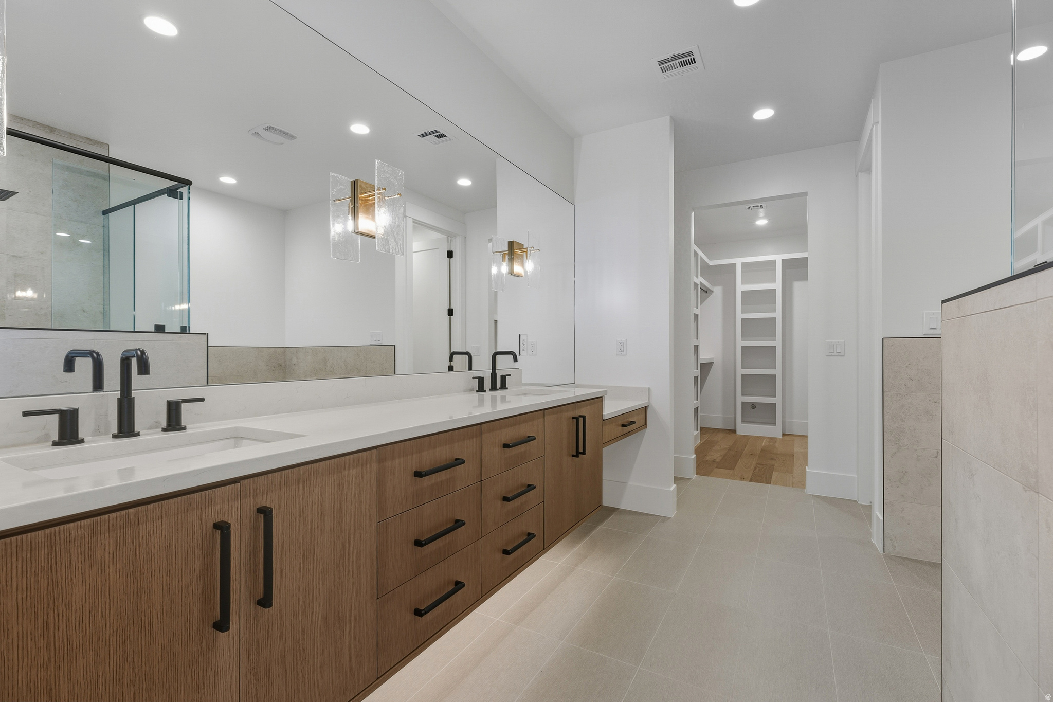 PAINTED SANDS - Residential