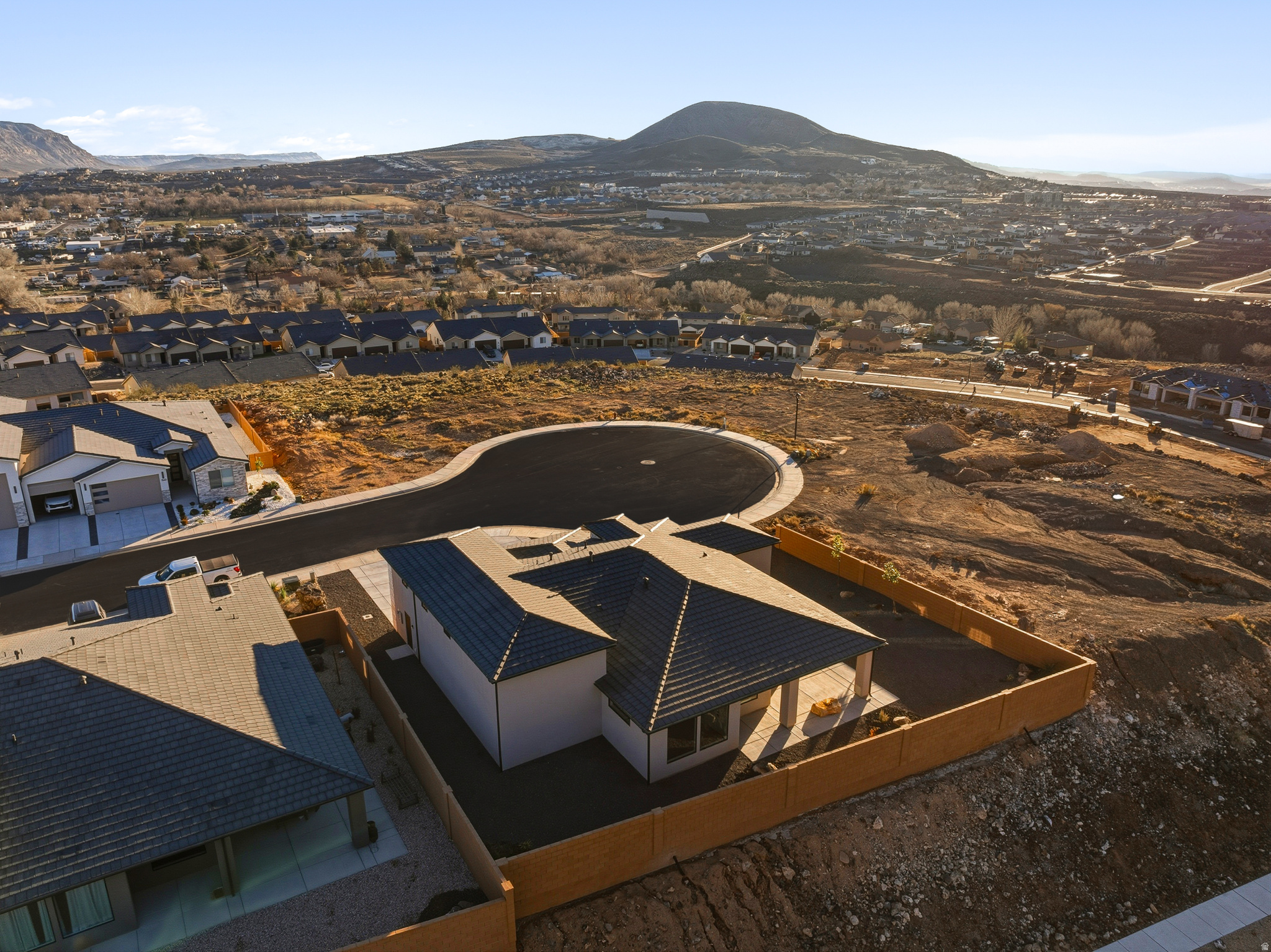 PAINTED SANDS - Residential