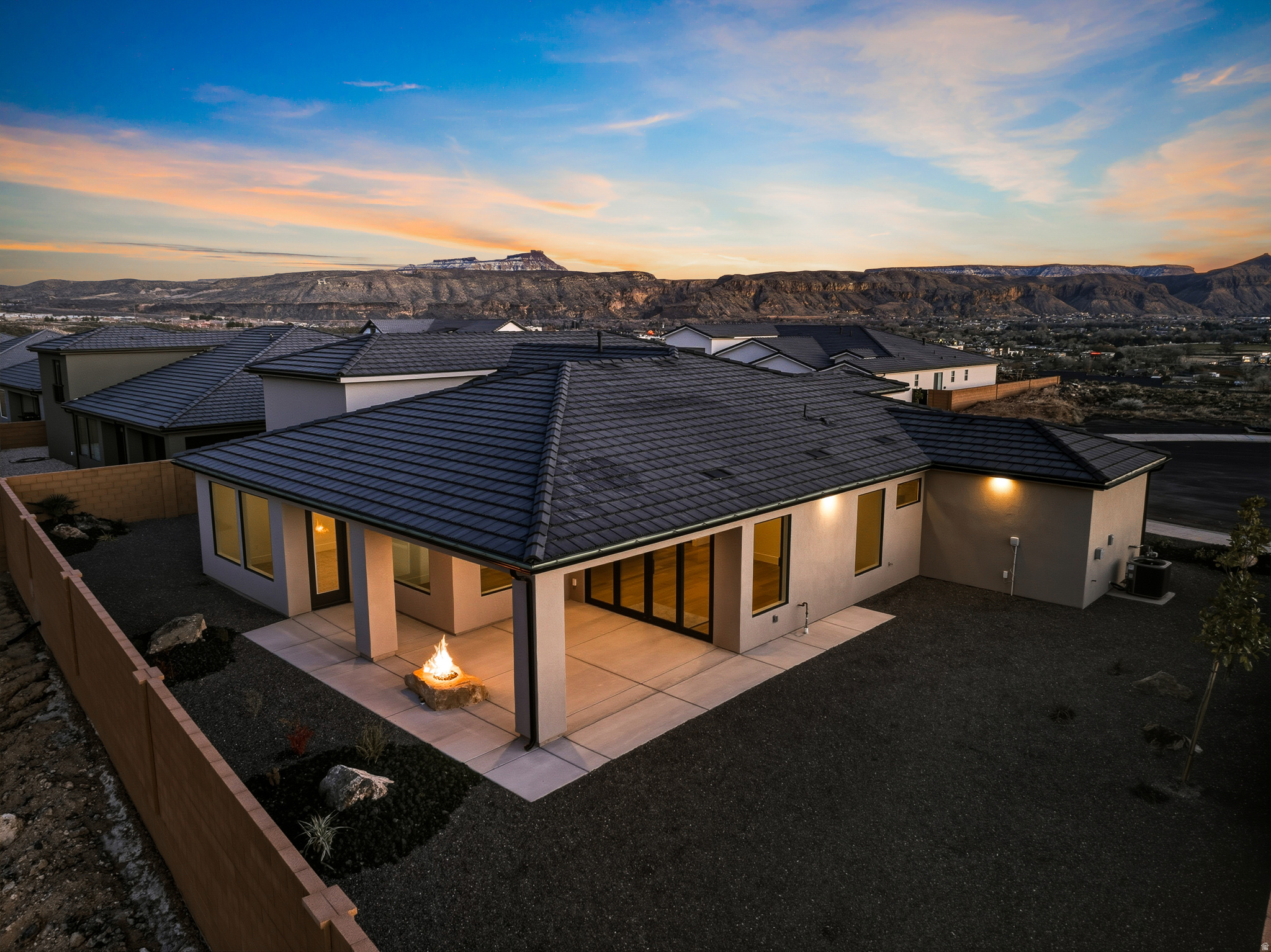 PAINTED SANDS - Residential