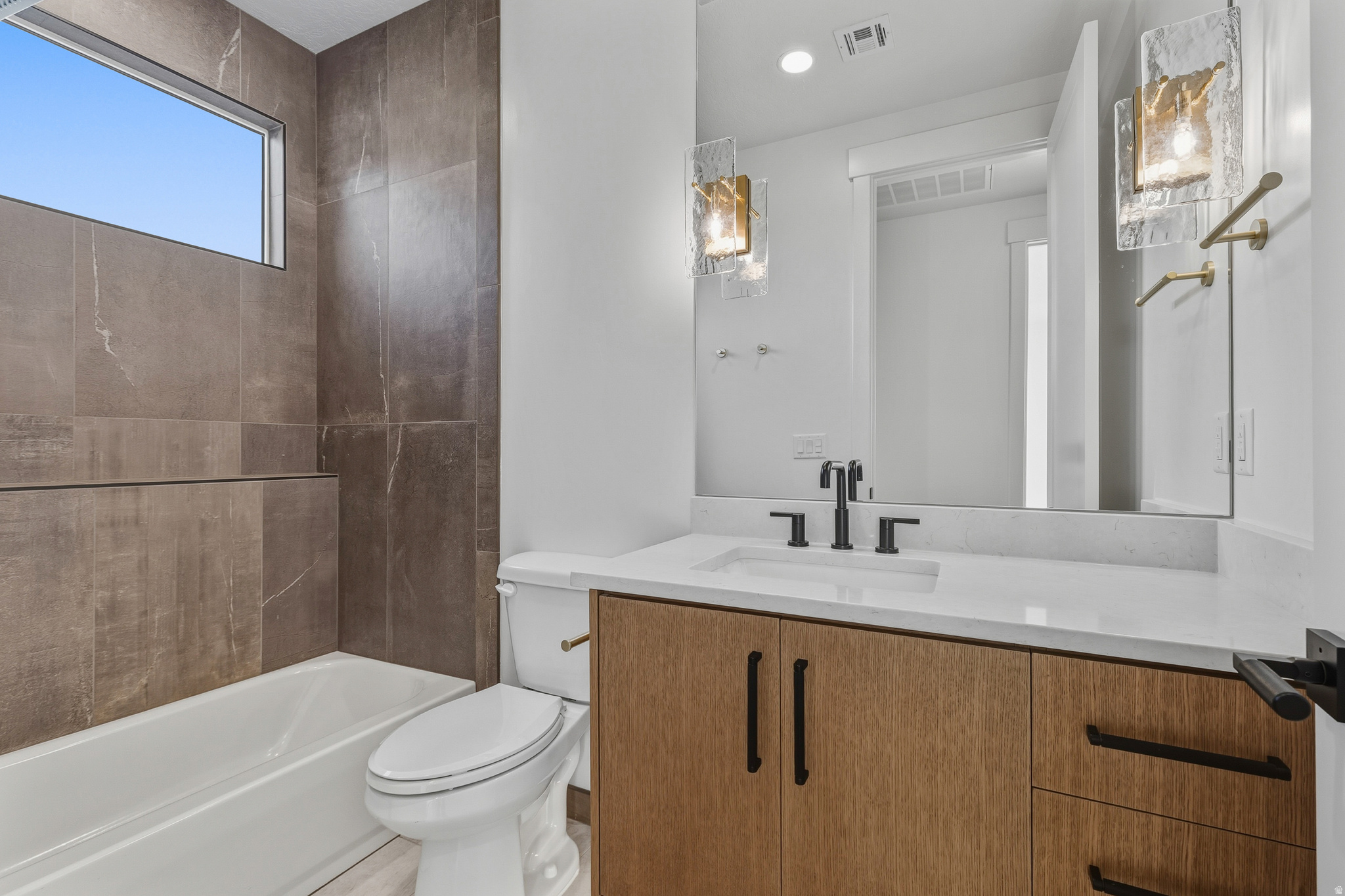 PAINTED SANDS - Residential