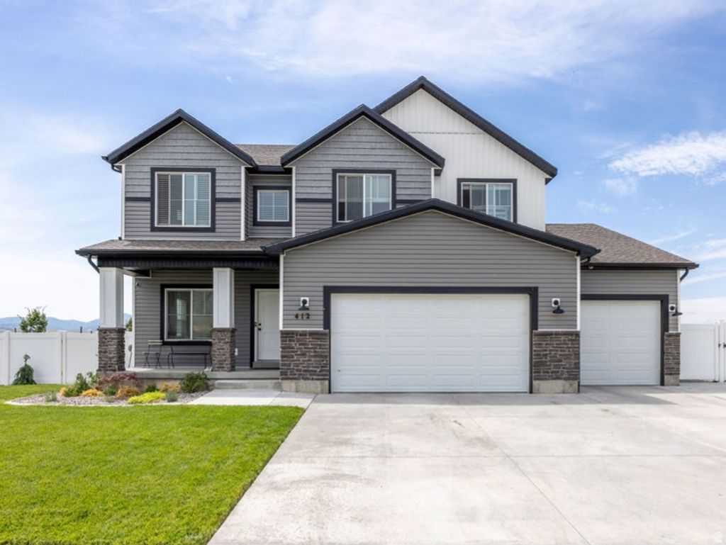 Photo of 412 S 1170 E, Hyrum, UT 84319 (MLS # 2135656)