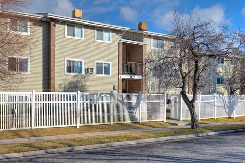 Photo of 217 FOSS ST W #D201, Salt Lake City, UT 84104 (MLS # 2142284)