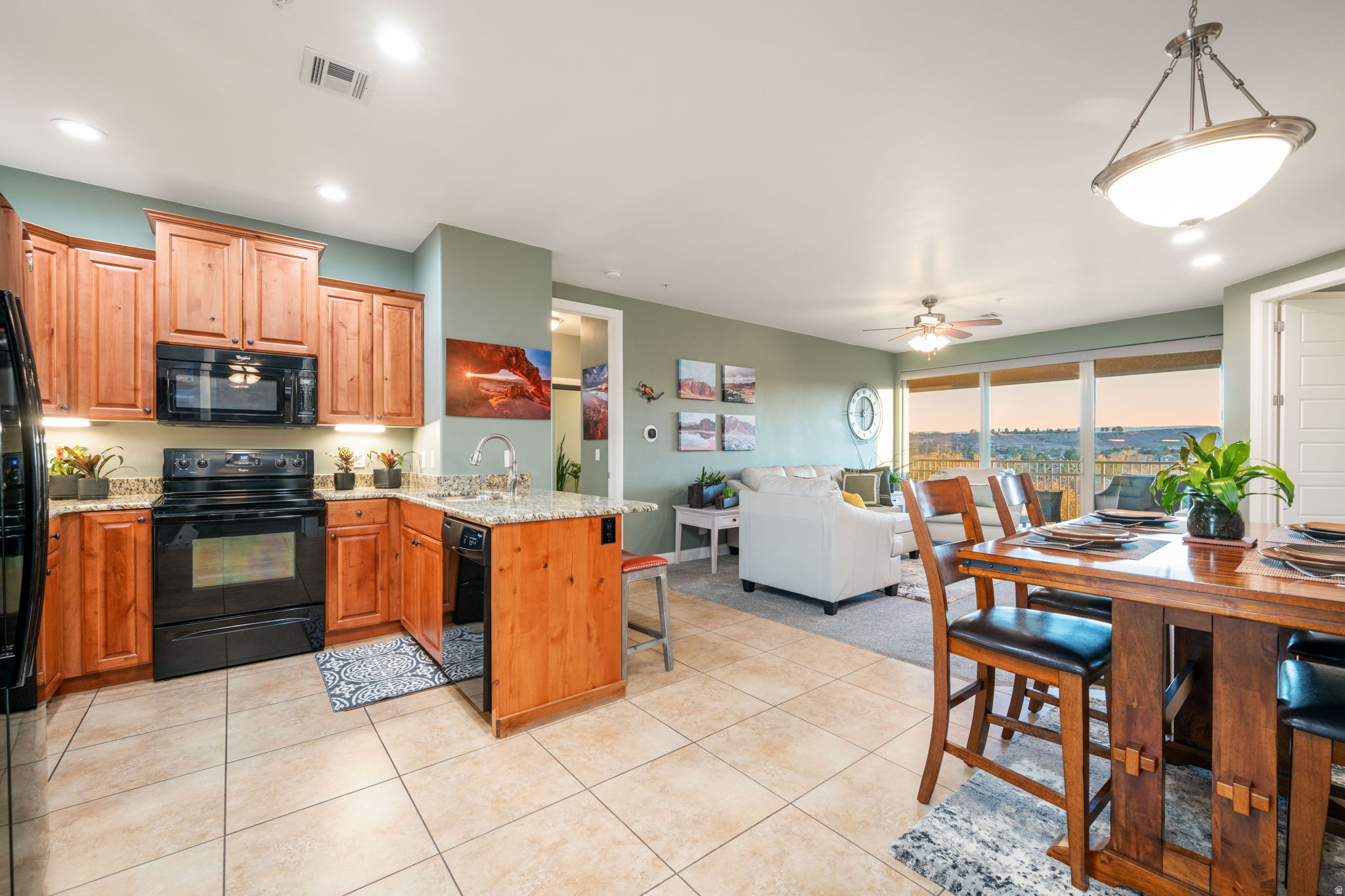 BLACKROCK CONDOS AT STONEBRIDGE AMD 1 - Residential