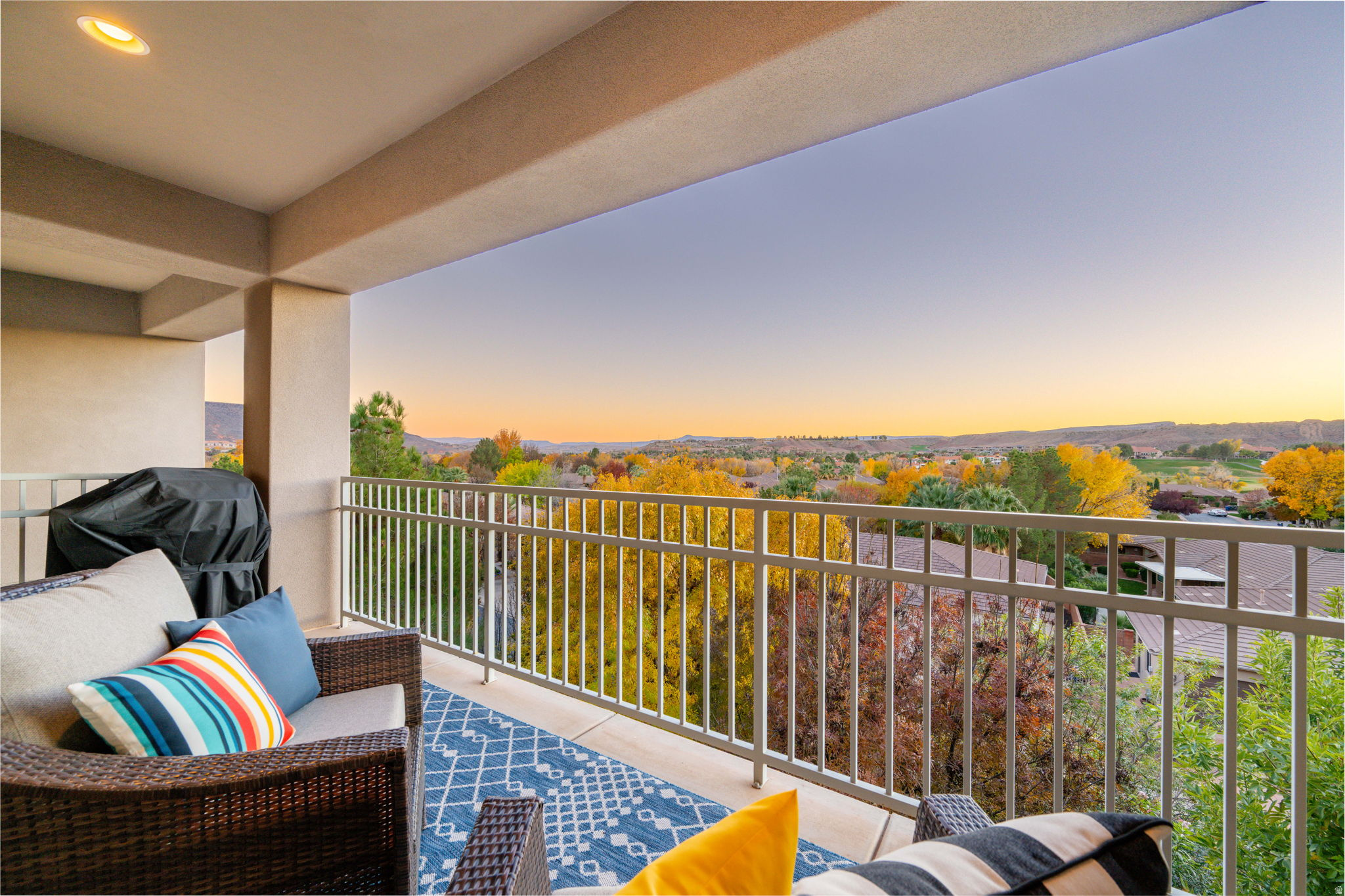 BLACKROCK CONDOS AT STONEBRIDGE AMD 1 - Residential