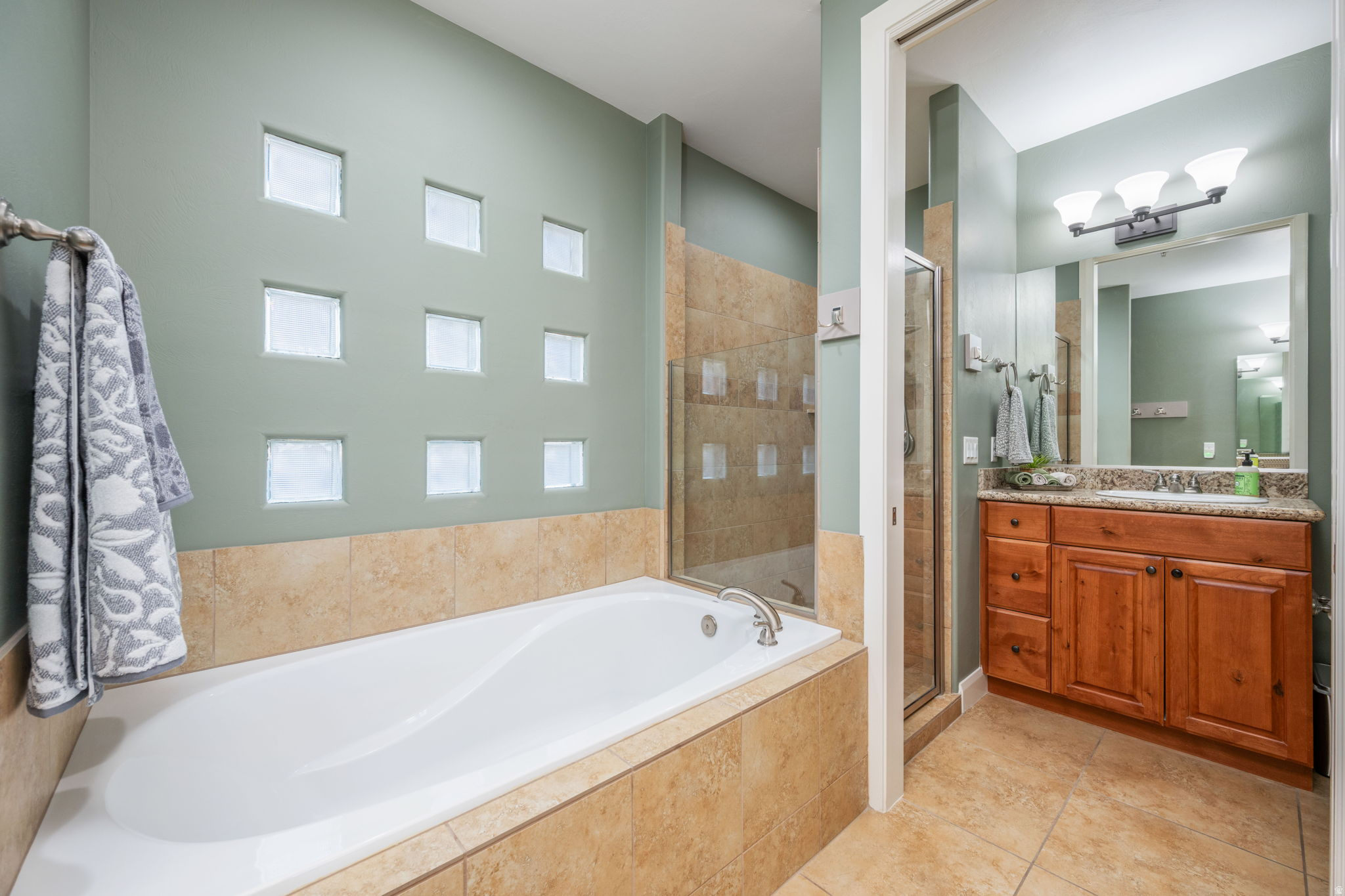 BLACKROCK CONDOS AT STONEBRIDGE AMD 1 - Residential