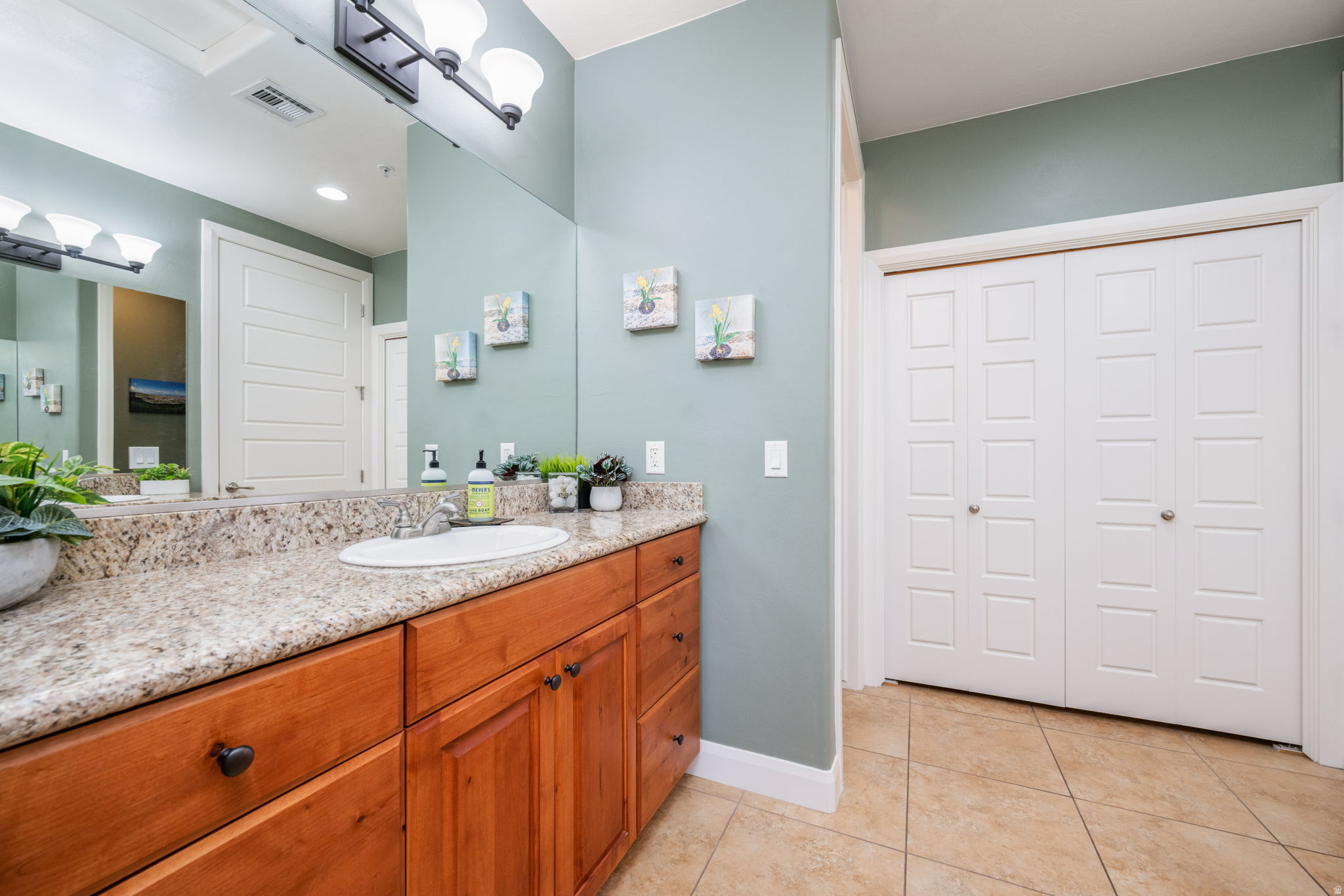 BLACKROCK CONDOS AT STONEBRIDGE AMD 1 - Residential