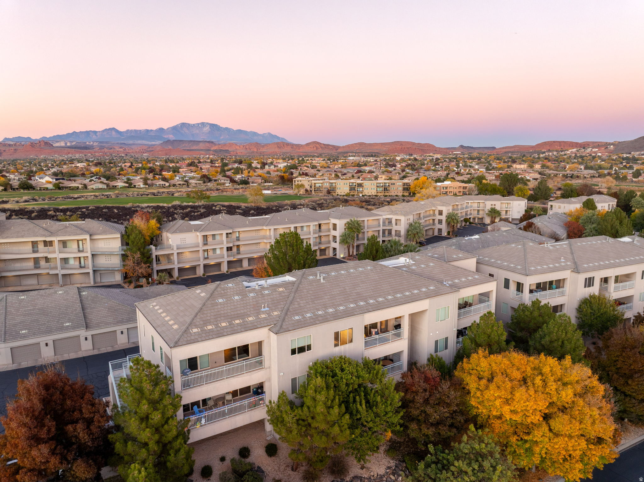 BLACKROCK CONDOS AT STONEBRIDGE AMD 1 - Residential