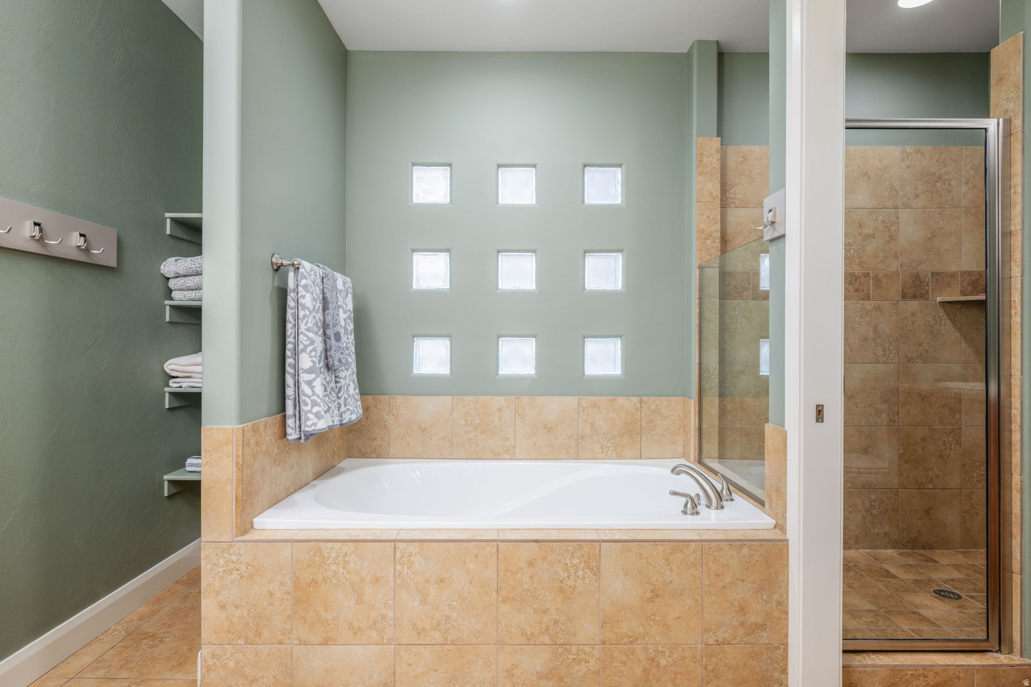 BLACKROCK CONDOS AT STONEBRIDGE AMD 1 - Residential