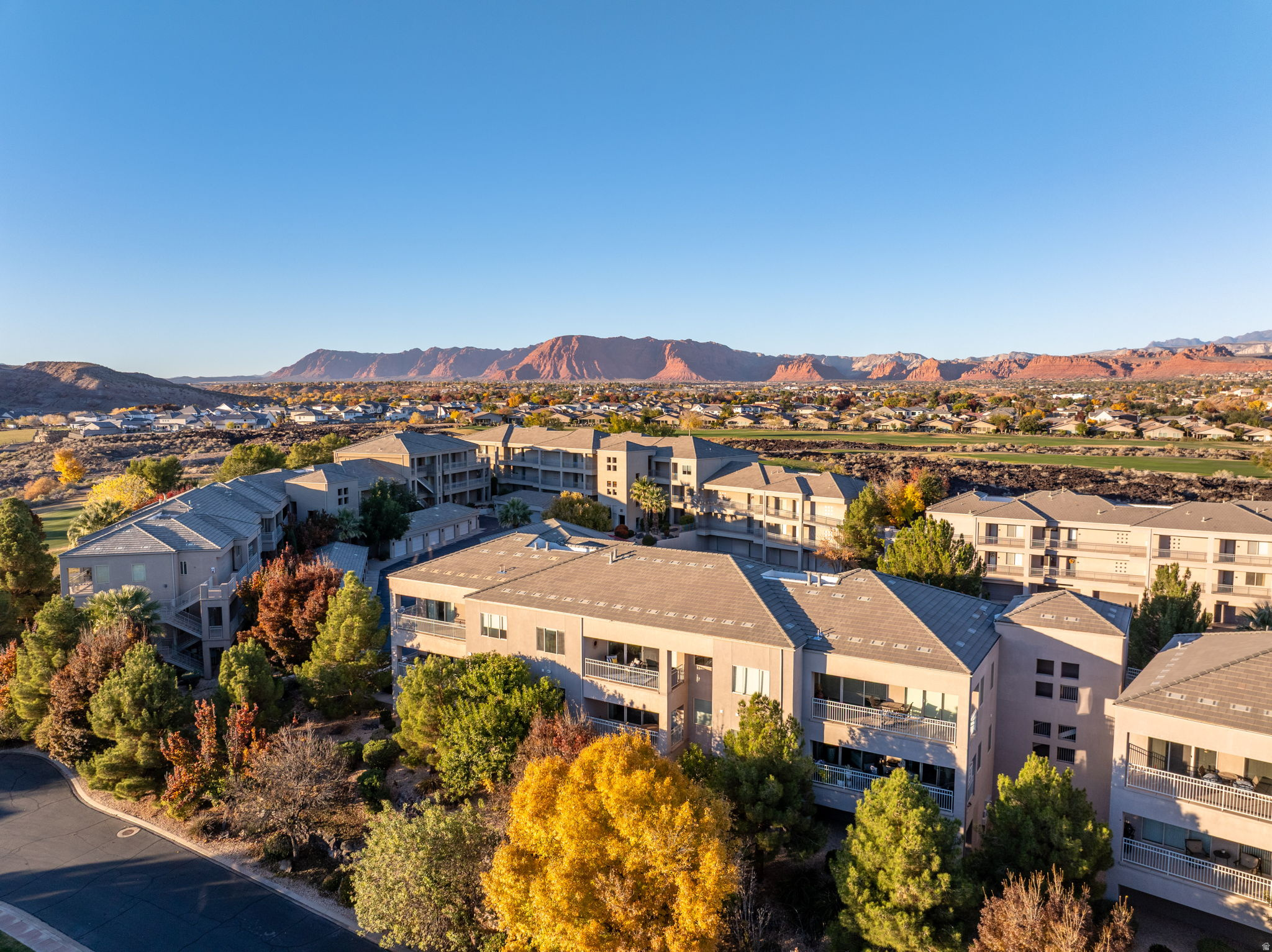 BLACKROCK CONDOS AT STONEBRIDGE AMD 1 - Residential