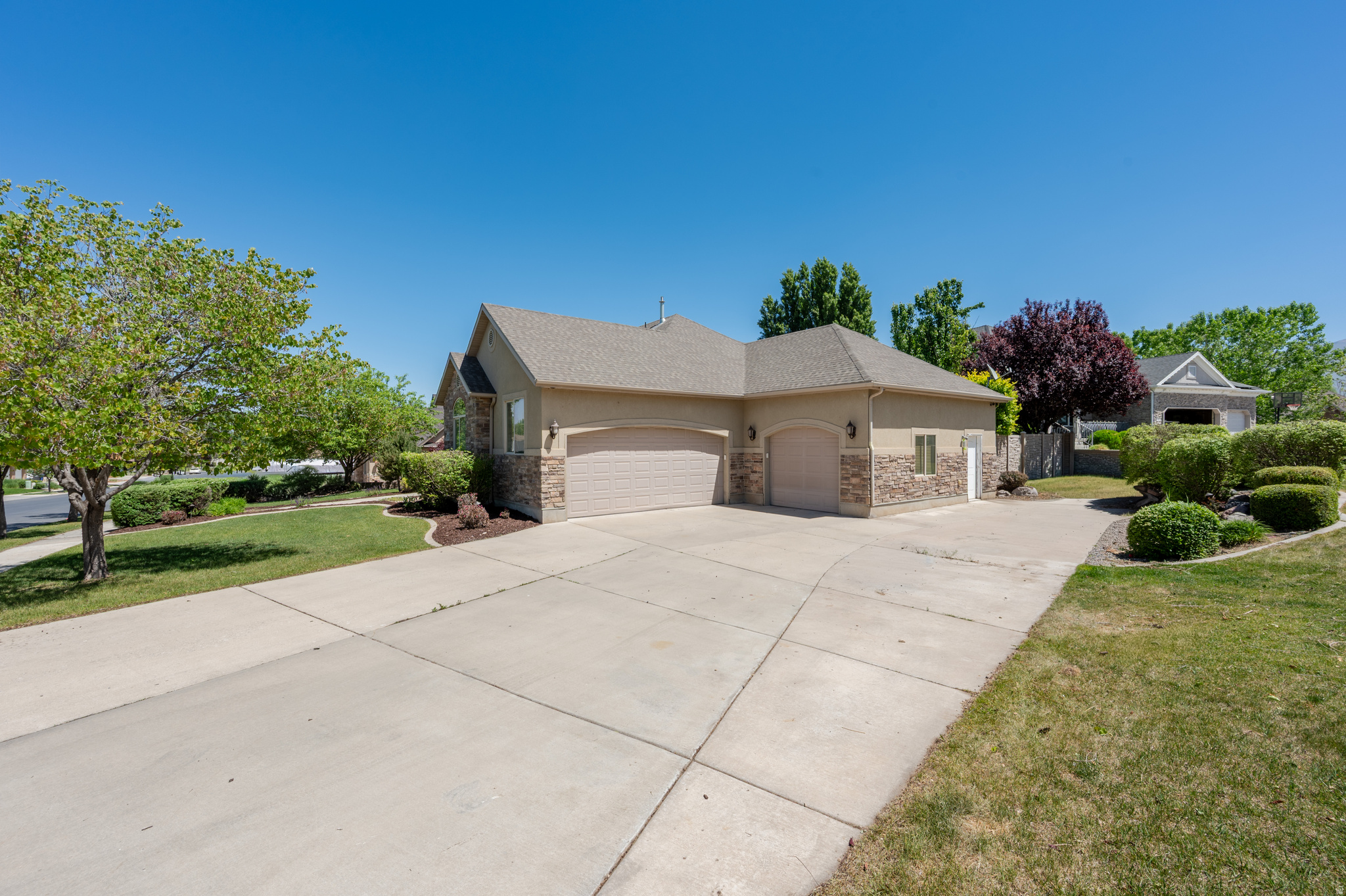 RIVER COVE - Residential