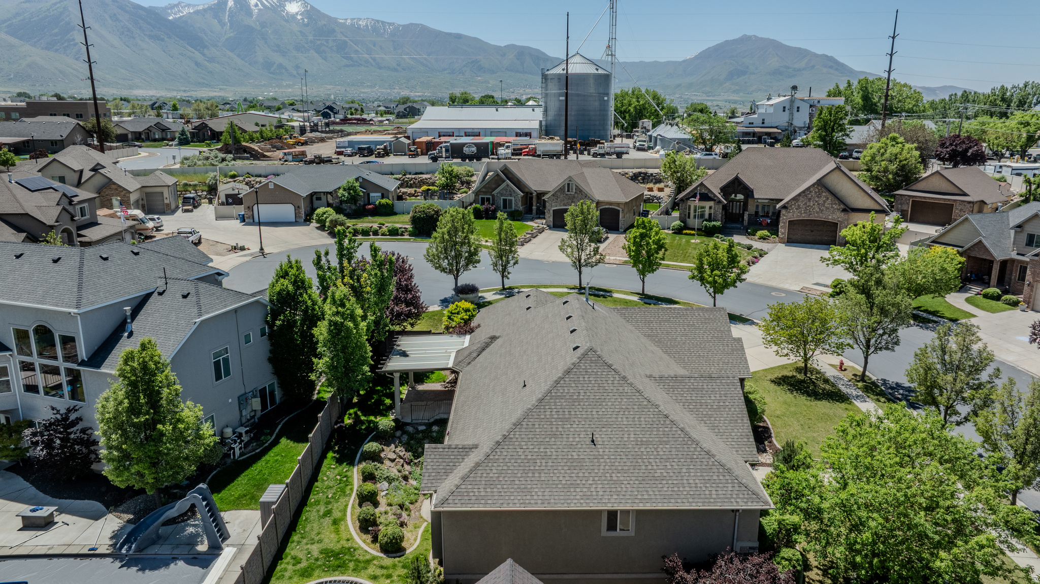 RIVER COVE - Residential