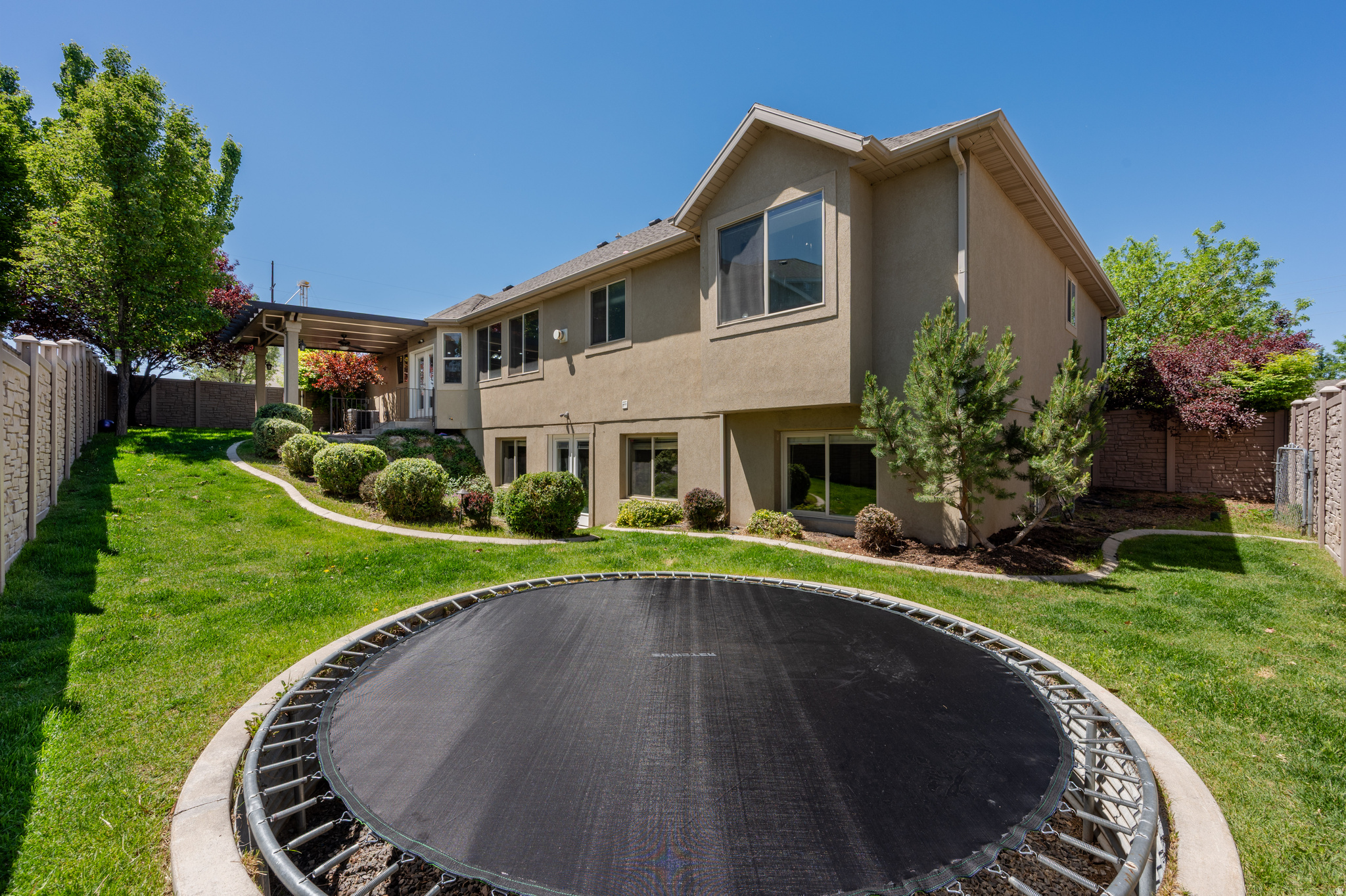 RIVER COVE - Residential