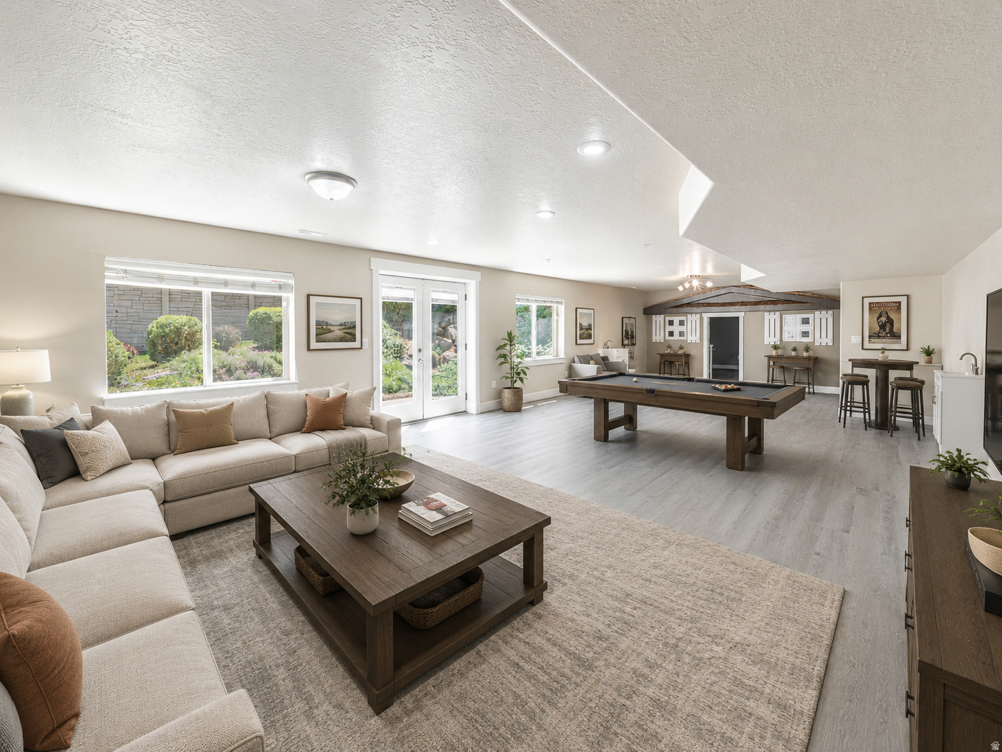 RIVER COVE - Residential