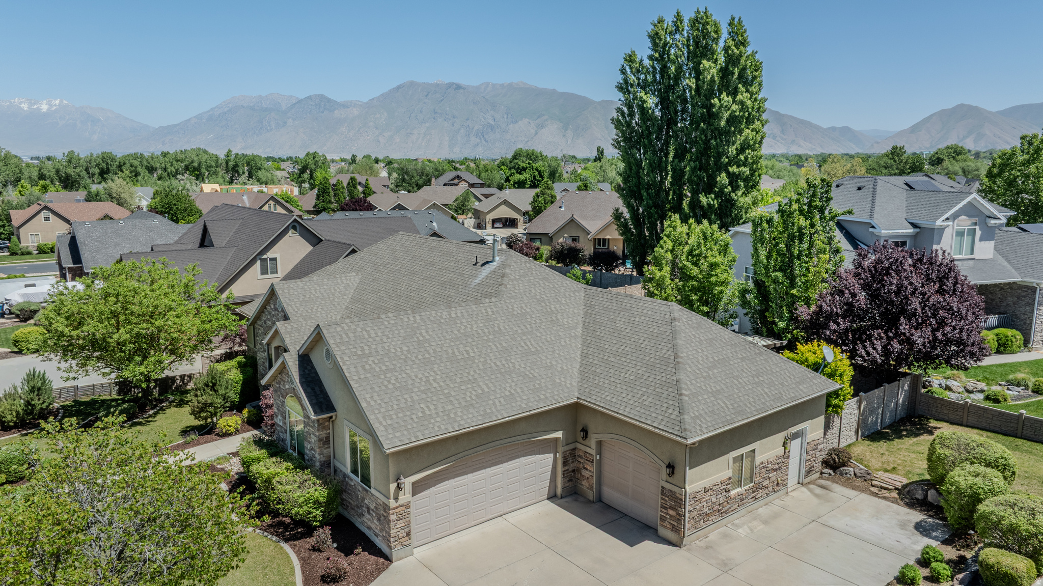 RIVER COVE - Residential