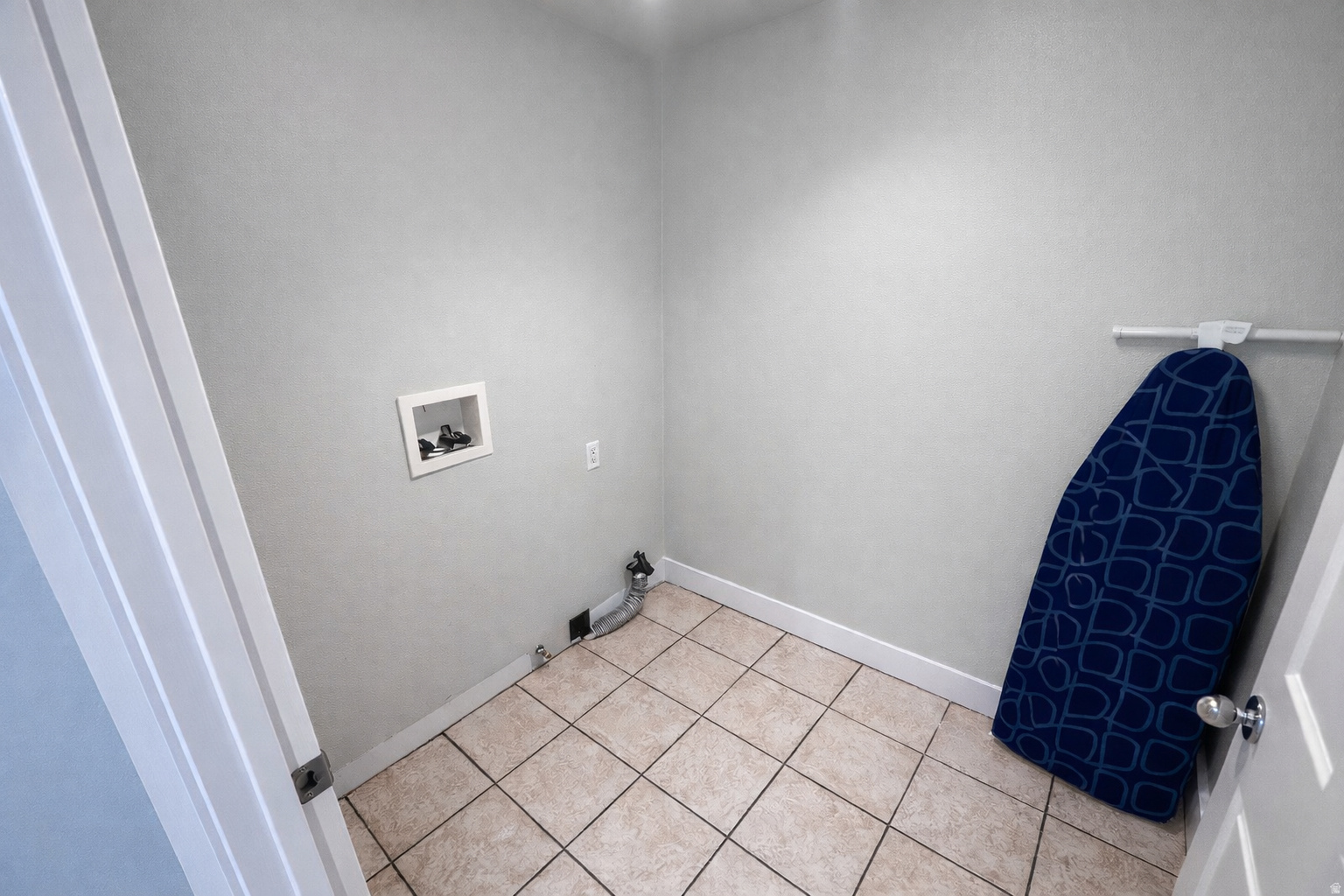 VINTAGE ESTATES - Residential