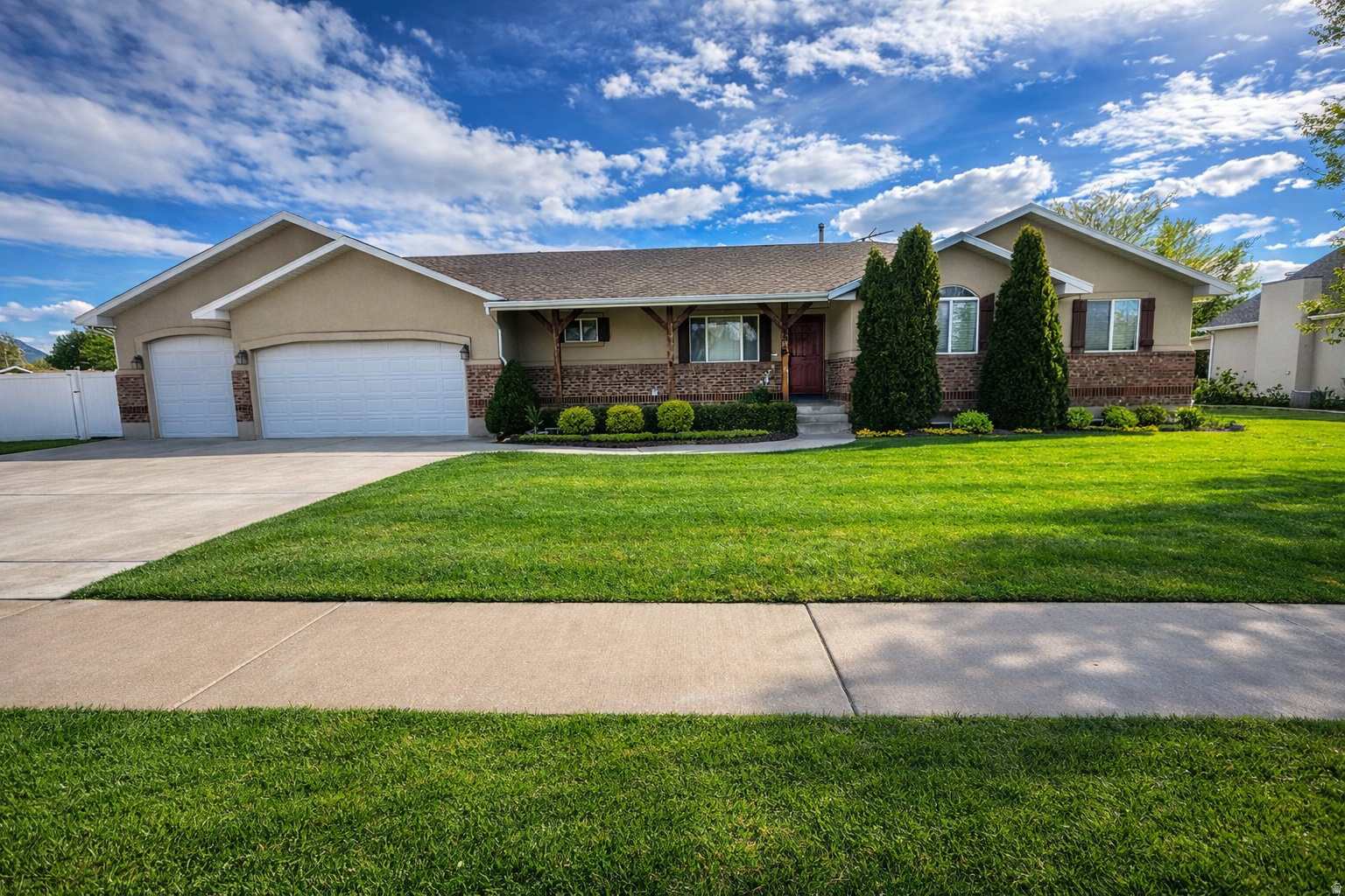 VINTAGE ESTATES - Residential