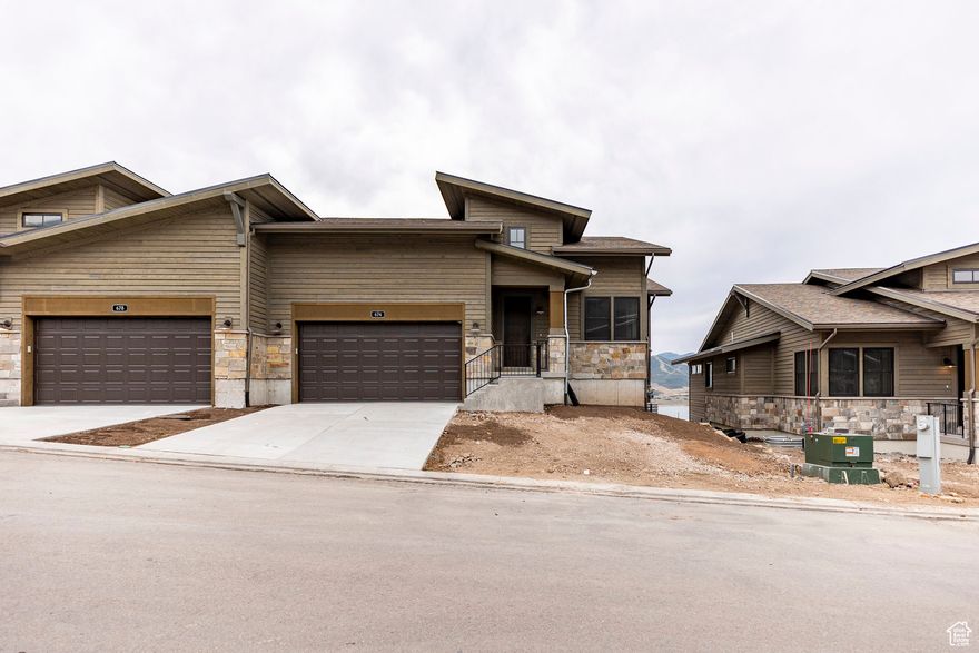 Seize the chance to own one of our final 4 Sundance lots! Revel in breathtaking views of Deer Valley and the Jordanelle Reservoir. Enjoy the convenience of main floor living floor plan and enjoy immediate access to hiking and biking trails right from your doorstep and savor summer pickleball matches. Located just 5 minutes from the new East Village of Deer Valley and 10 minutes from downtown Park City, this is your opportunity to make your mountain home dream a reality.
