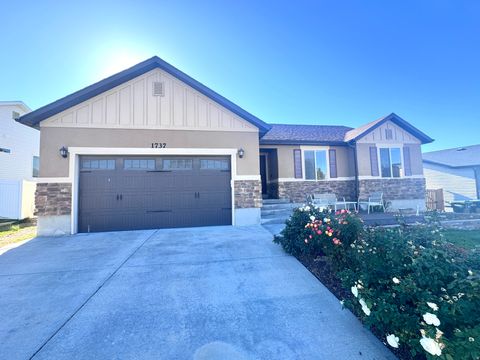 Photo of 1737 N BROADWAY AVE E, Tooele, UT 84074 (MLS # 2120274) Photo of 1737 N BROADWAY AVE E, Tooele, UT 84074 (MLS # 2120274)