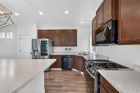 Tiny photo for 174 E POLARIS DR, Saratoga Springs, UT 84045 (MLS # 2127916)