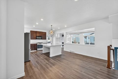 Tiny photo for 174 E POLARIS DR, Saratoga Springs, UT 84045 (MLS # 2127916)