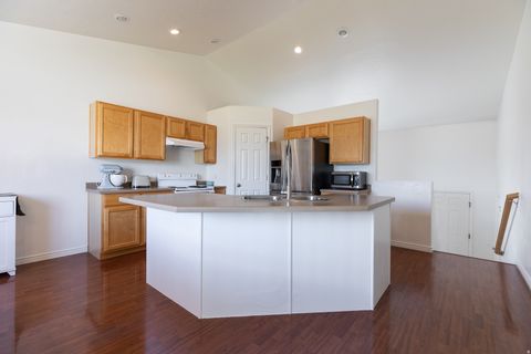 Tiny photo for 1934 N TRELLIS PL W, Saratoga Springs, UT 84045 (MLS # 2149756)