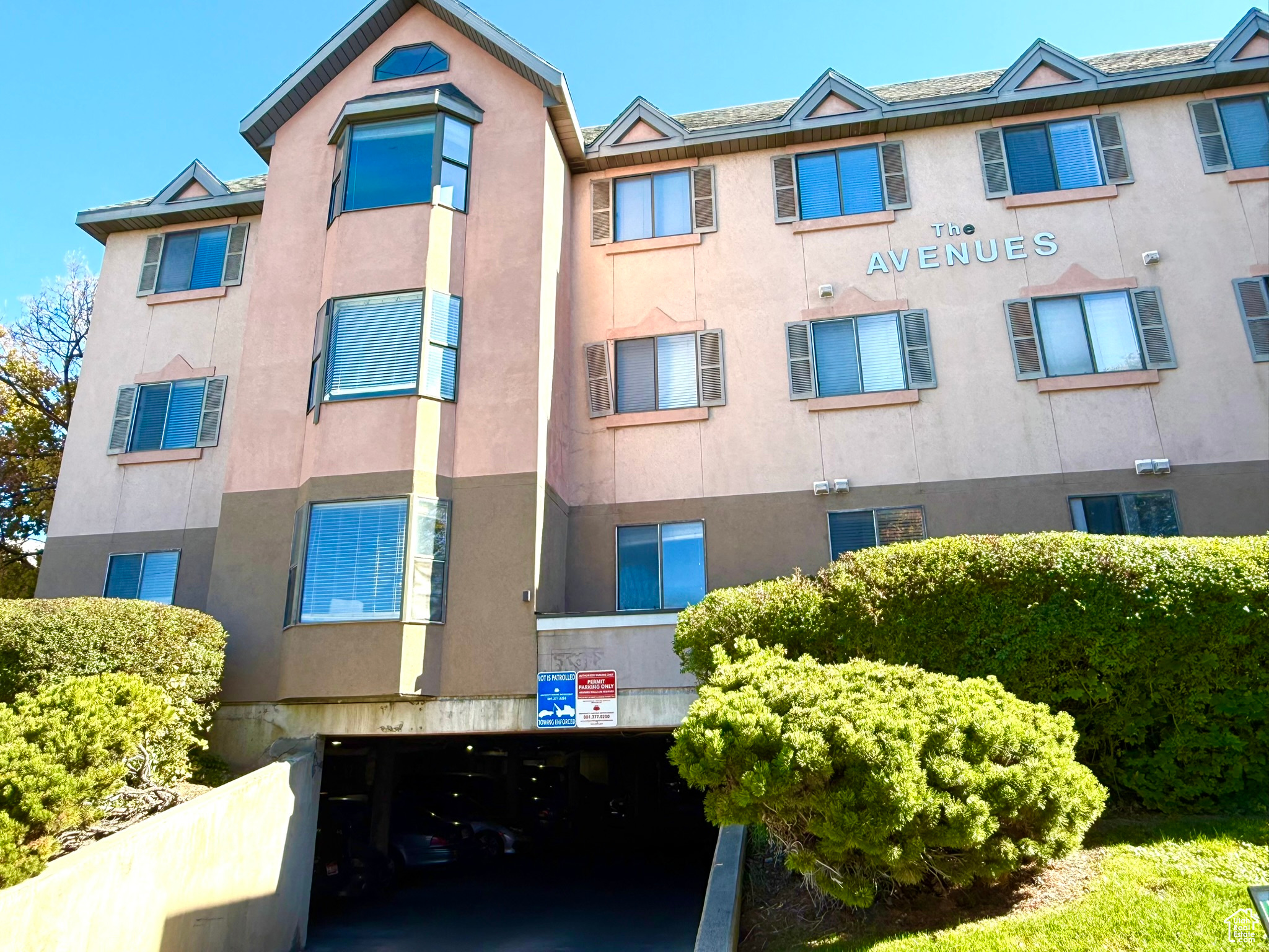 THE AVENUE CONDO - Residential