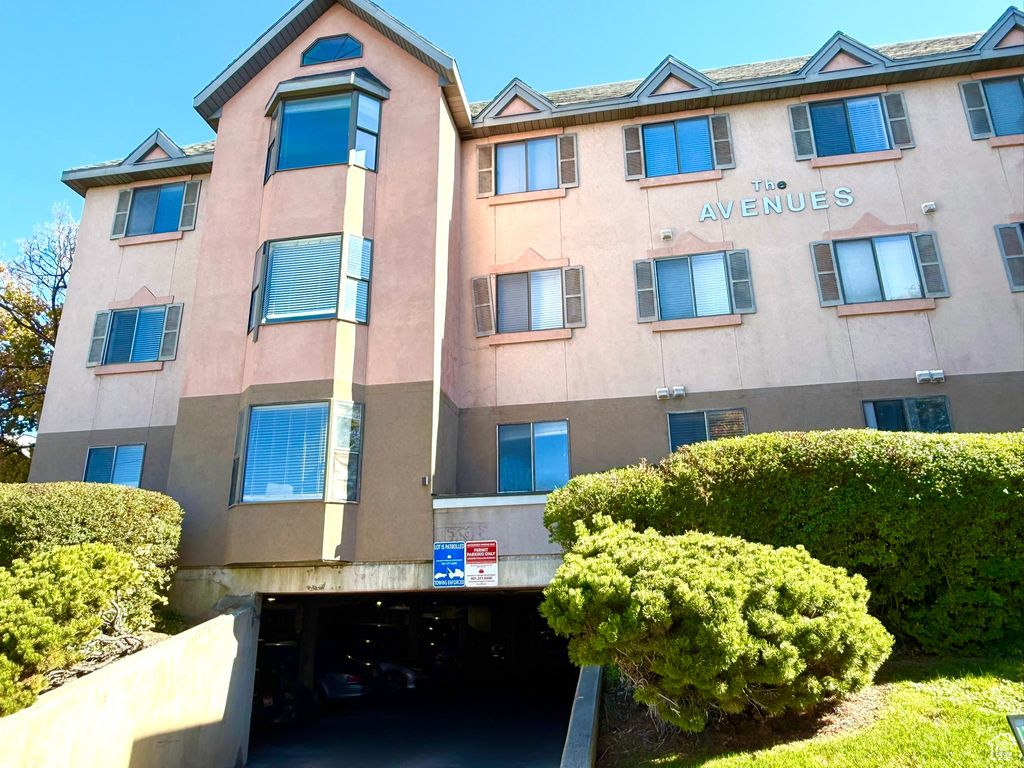 Photo of 836 N UNIVERSITY AVE #111, Provo, UT 84604 (MLS # 2119115)