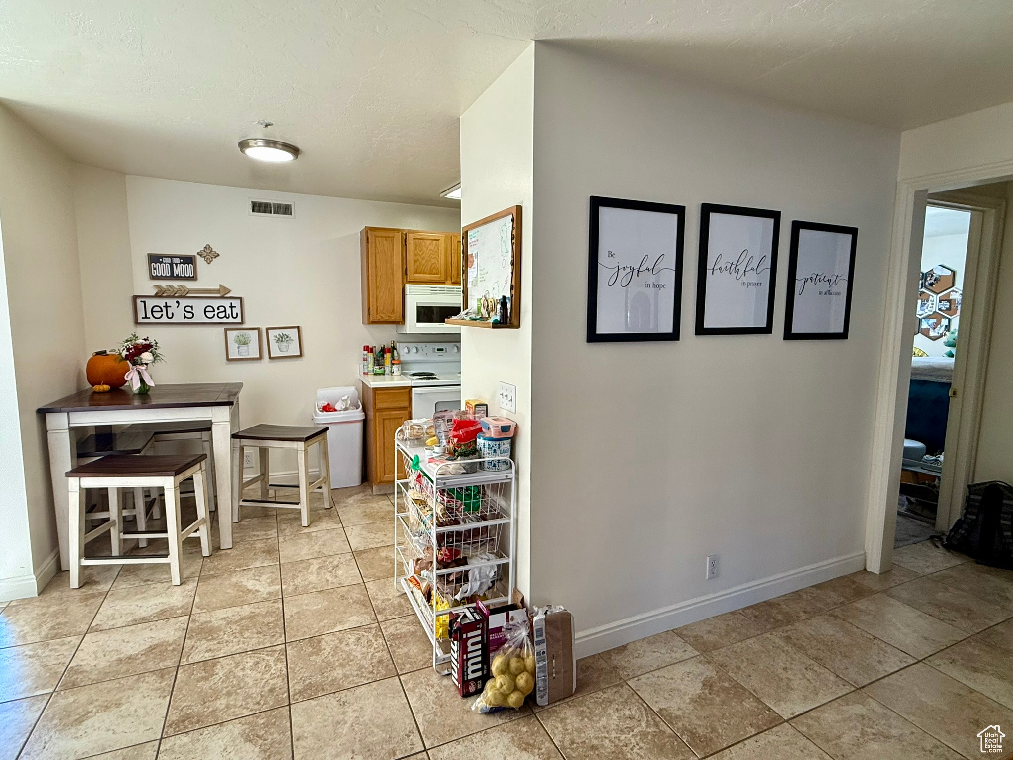 THE AVENUE CONDO - Residential