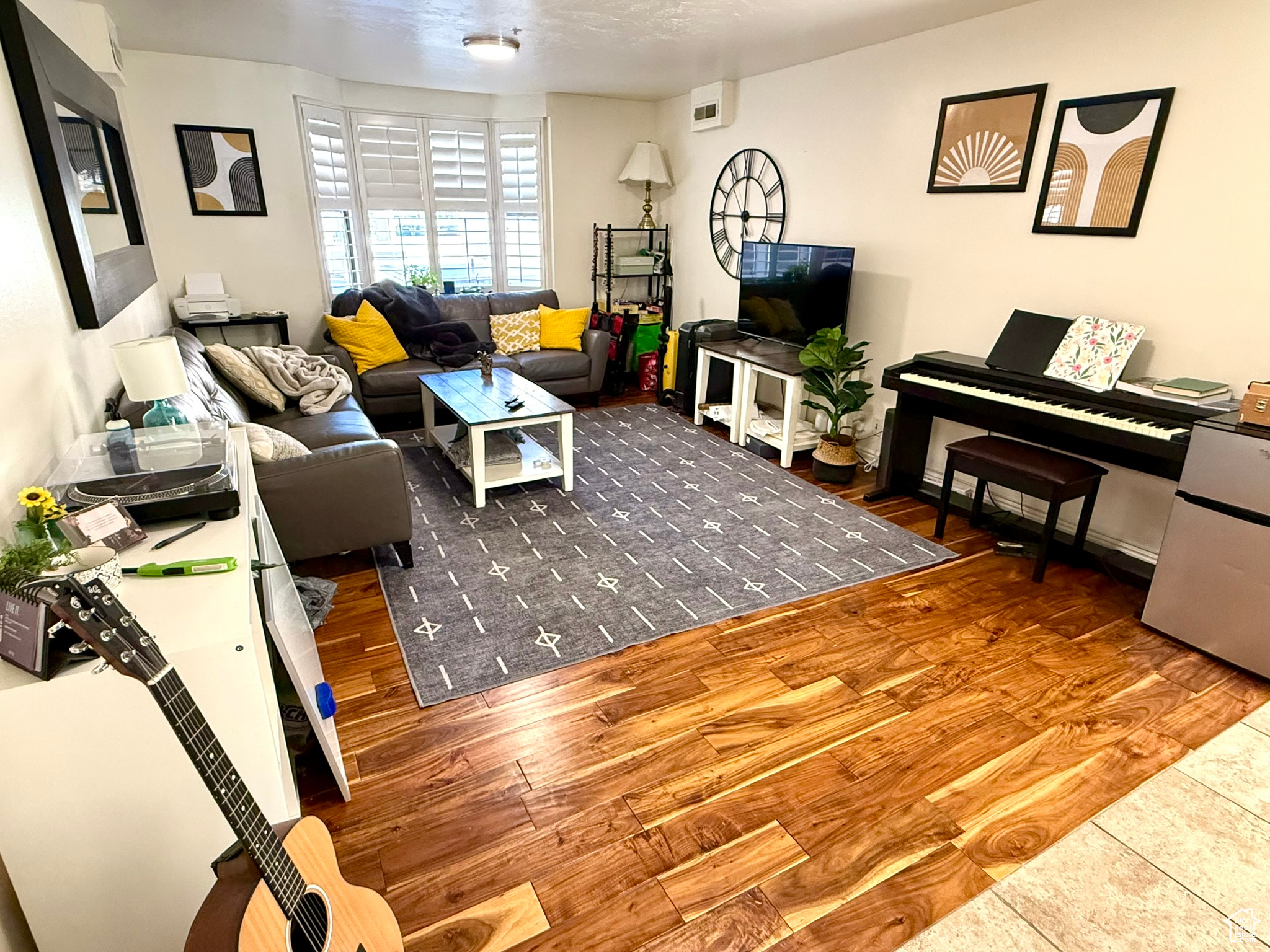 THE AVENUE CONDO - Residential