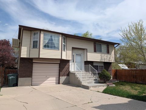 Tiny photo for 3067 S MAXINE ST, West Valley City, UT 84120 (MLS # 2146856)