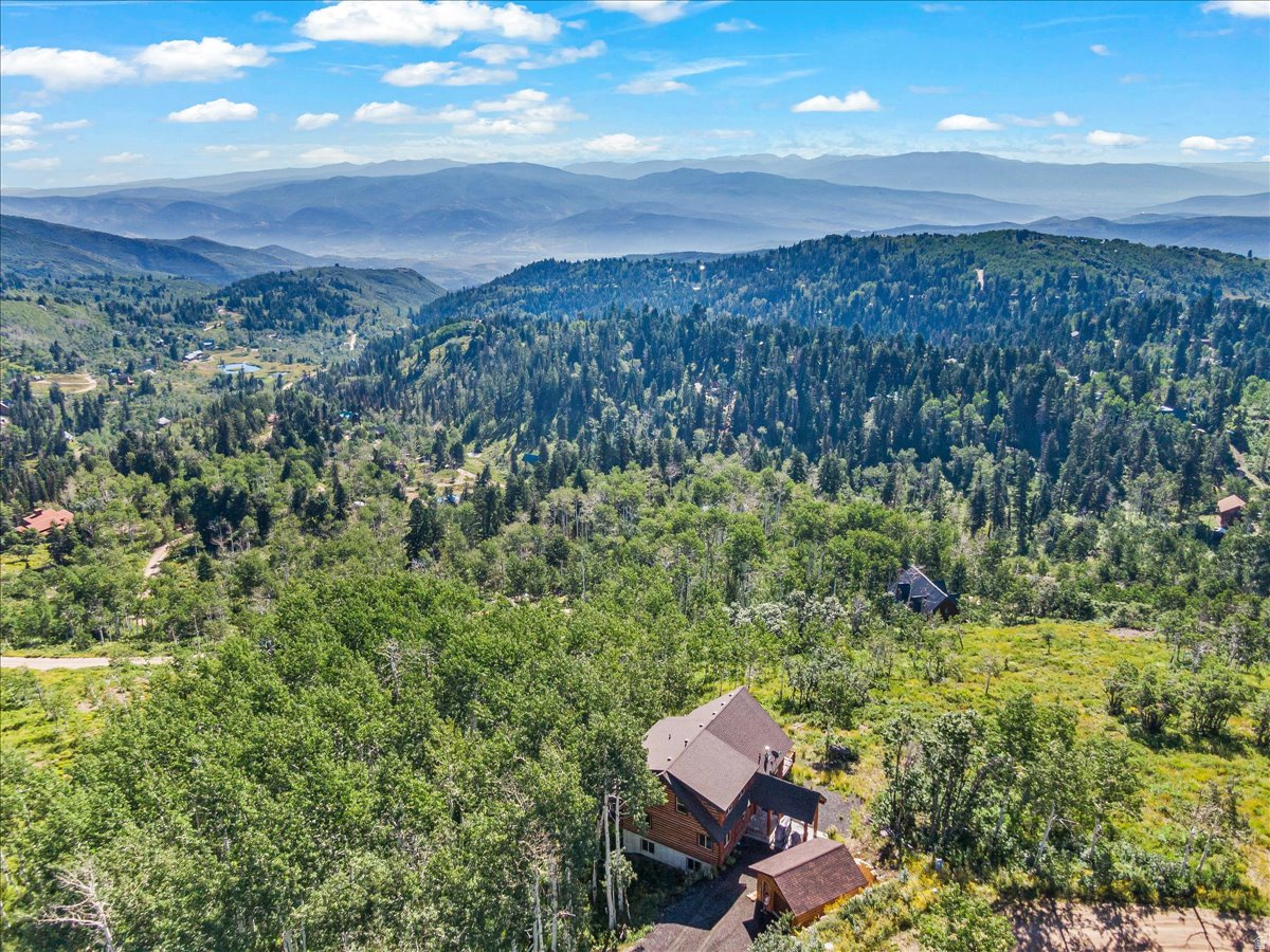 PINE MEADOW RANCH - Residential