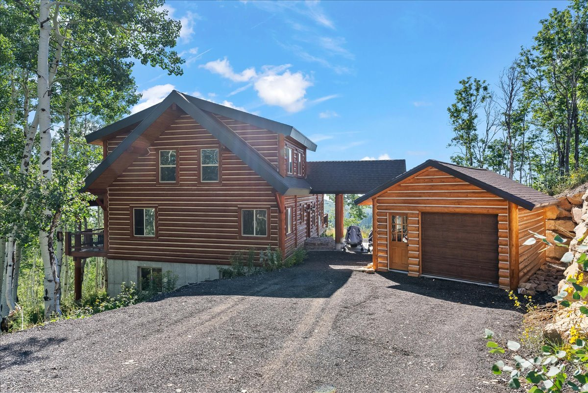 PINE MEADOW RANCH - Residential
